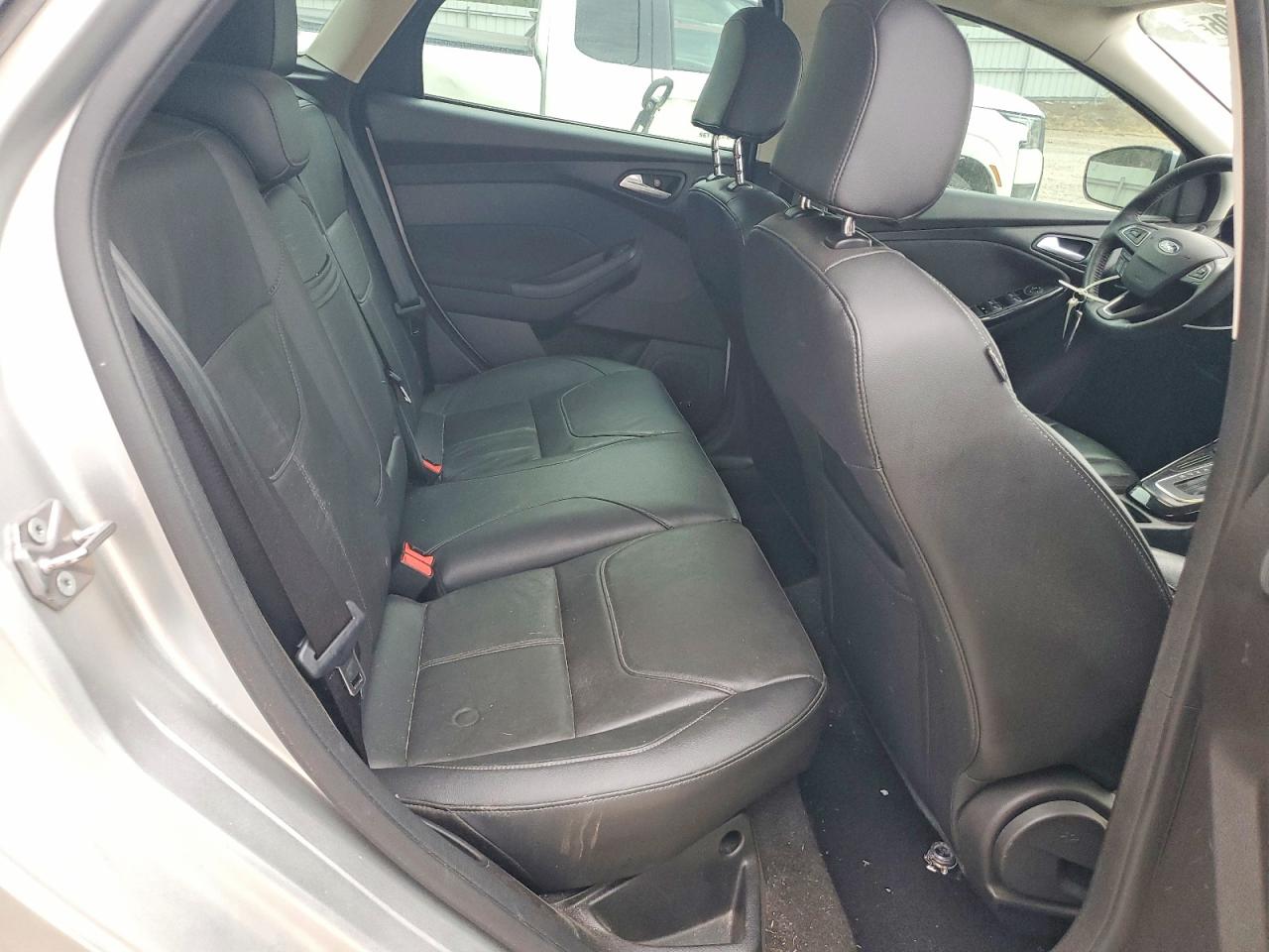 2015 Ford Focus Titanium Silver vin: 1FADP3N28FL248132
