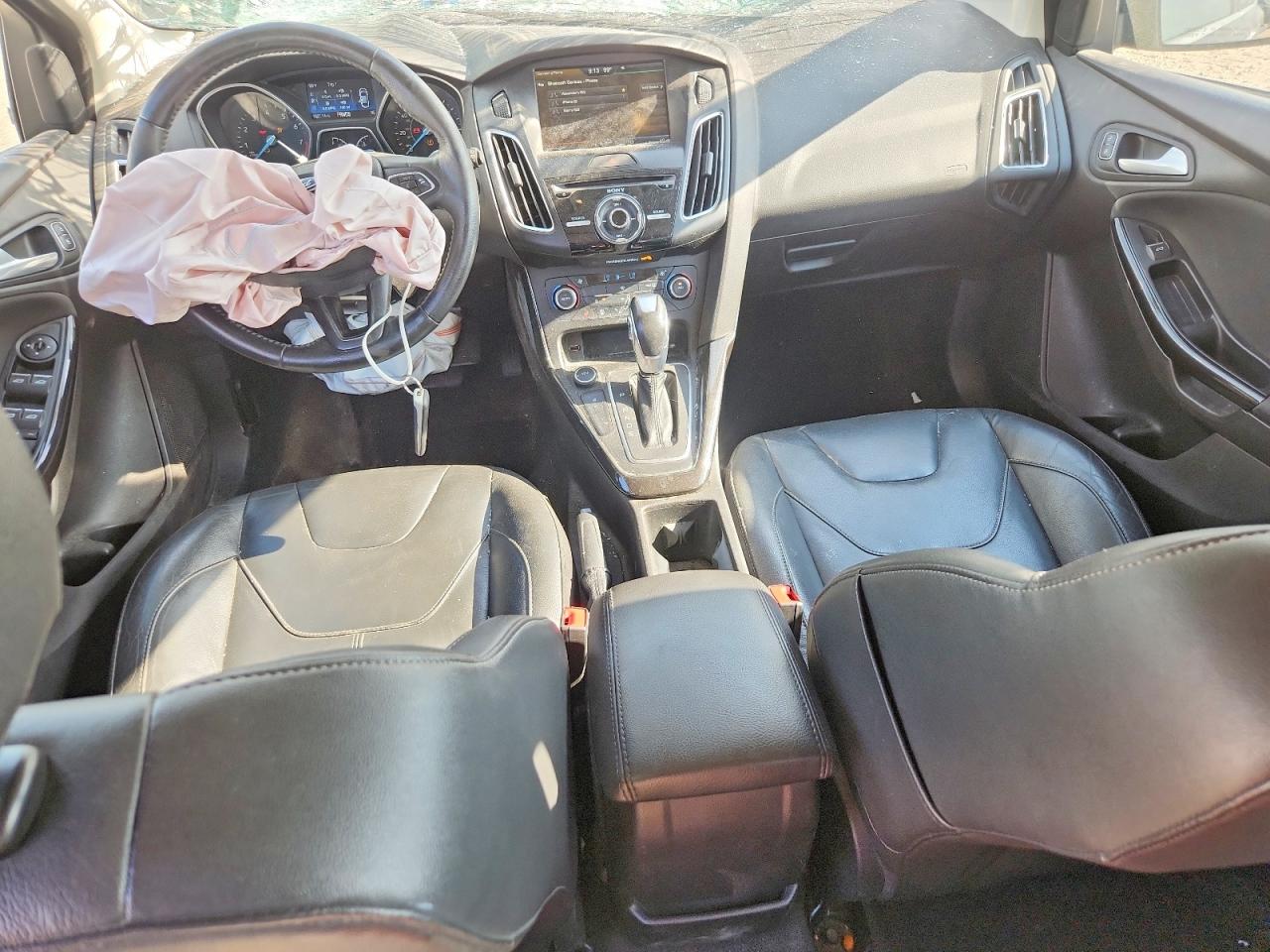2015 Ford Focus Titanium Black vin: 1FADP3N28FL333942