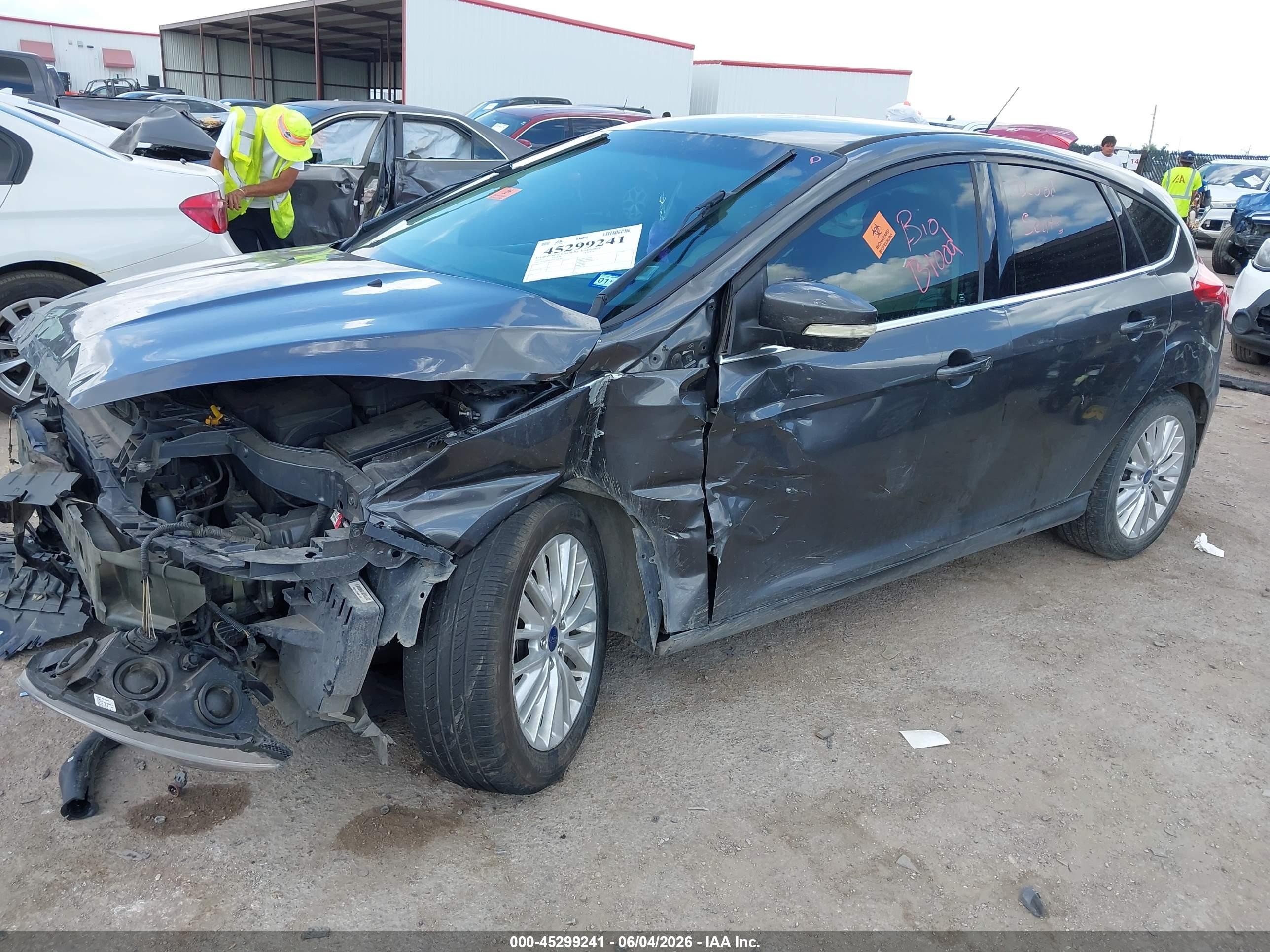 2015 Ford Focus Titanium Gray vin: 1FADP3N28FL361384