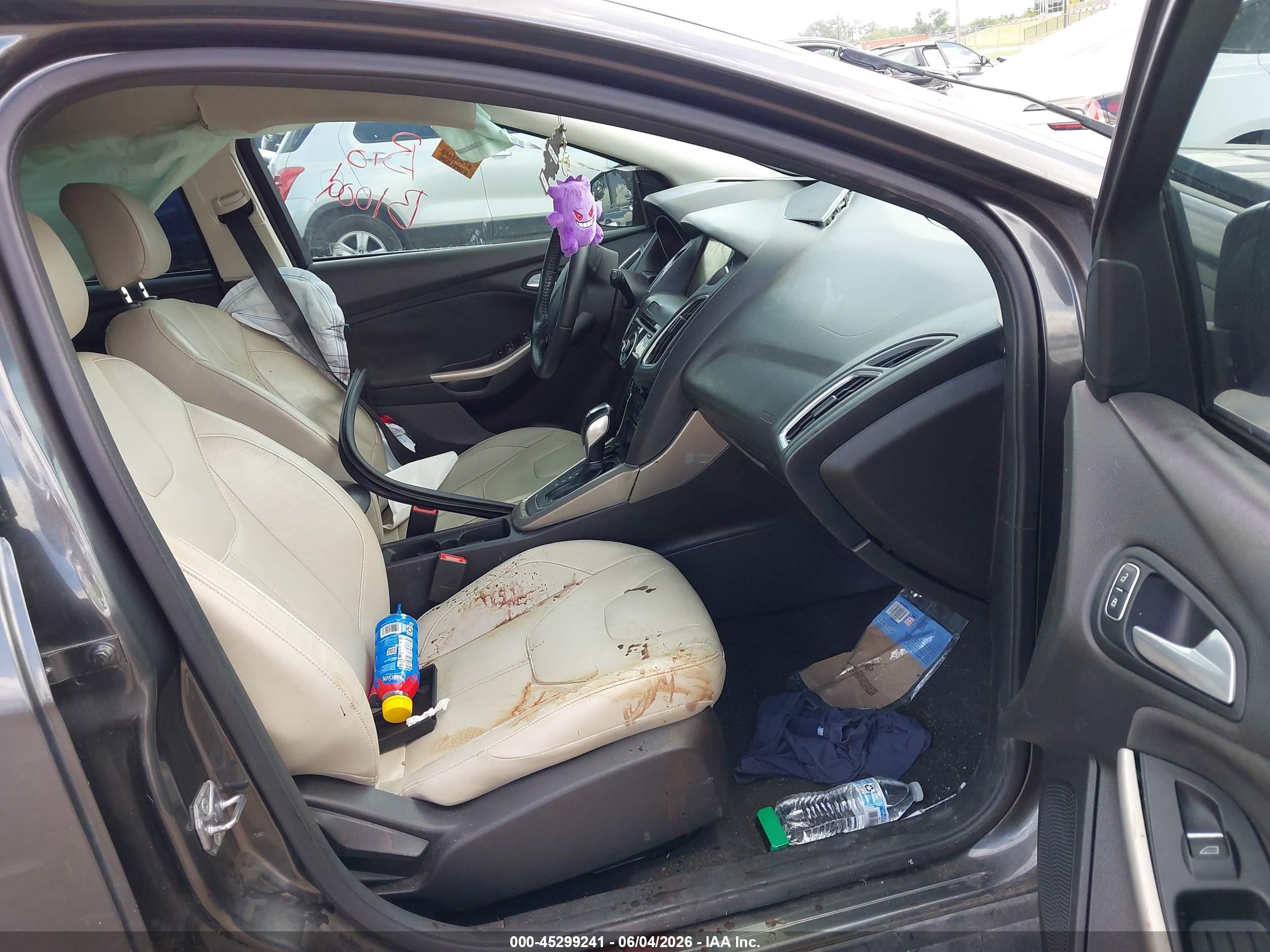 2015 Ford Focus Titanium Gray vin: 1FADP3N28FL361384