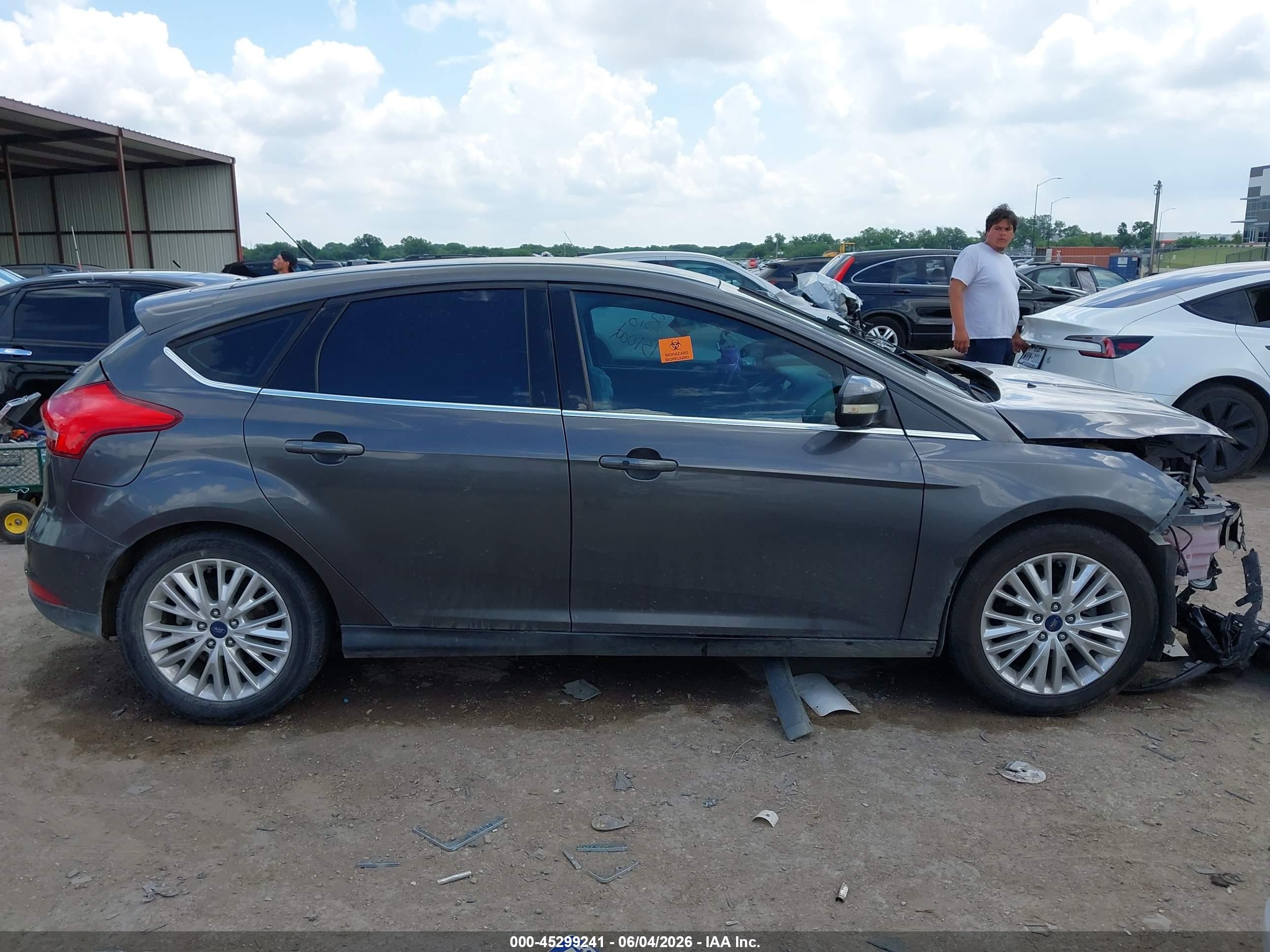 2015 Ford Focus Titanium Gray vin: 1FADP3N28FL361384