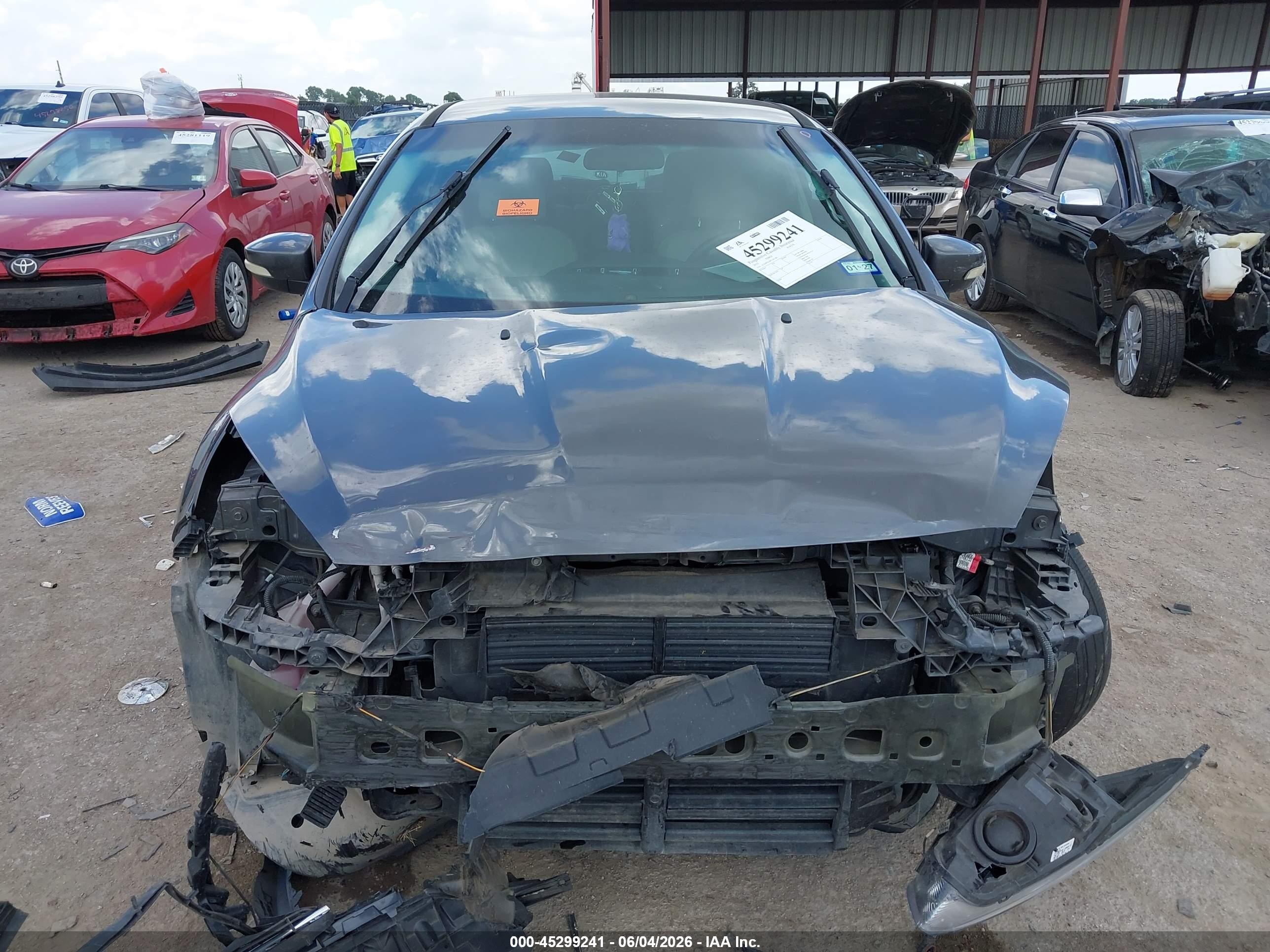 2015 Ford Focus Titanium Gray vin: 1FADP3N28FL361384
