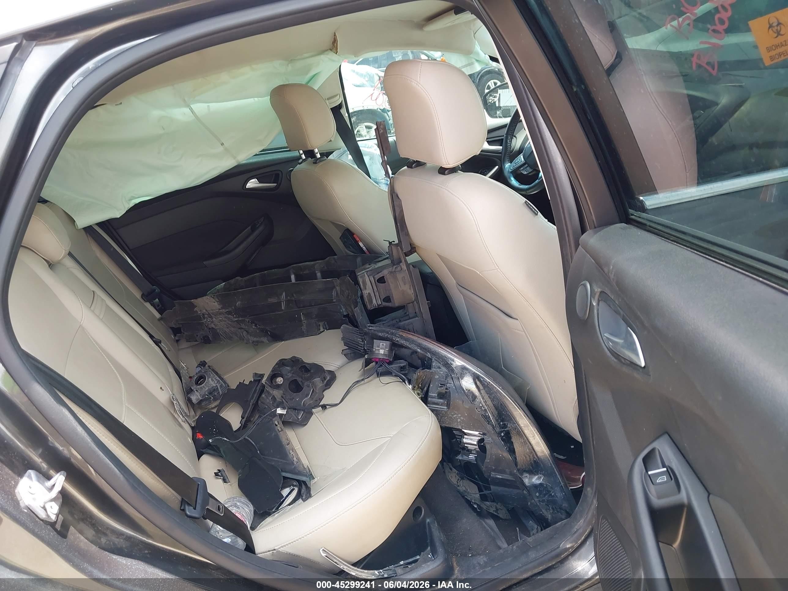 2015 Ford Focus Titanium Gray vin: 1FADP3N28FL361384