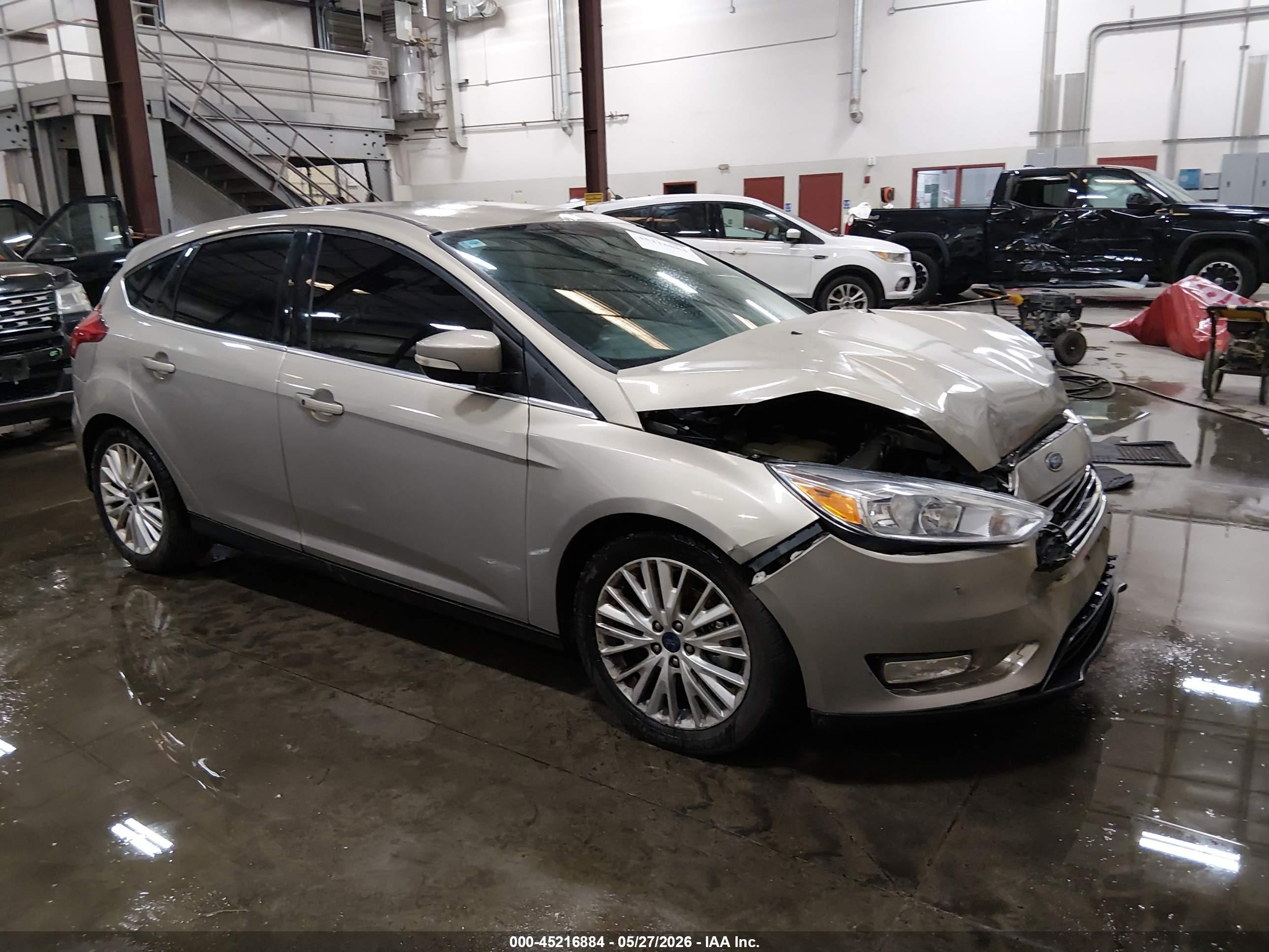 2016 Ford Focus Titanium Gold vin: 1FADP3N28GL321470