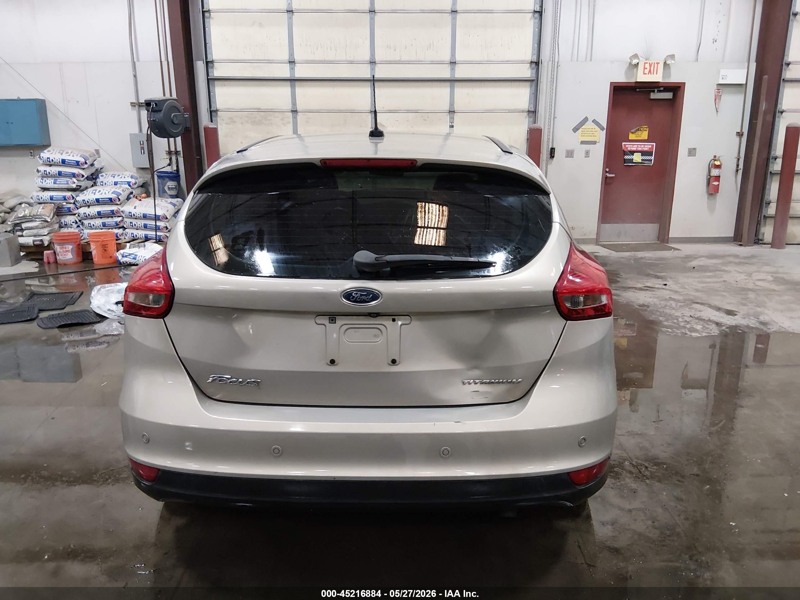 2016 Ford Focus Titanium Gold vin: 1FADP3N28GL321470