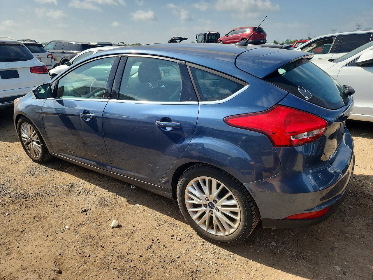 2018 Ford Focus Titanium Синий vin: 1FADP3N28JL285562
