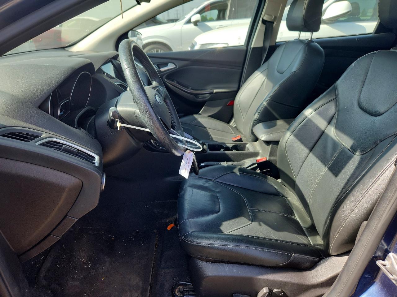 2018 Ford Focus Titanium Синий vin: 1FADP3N28JL285562