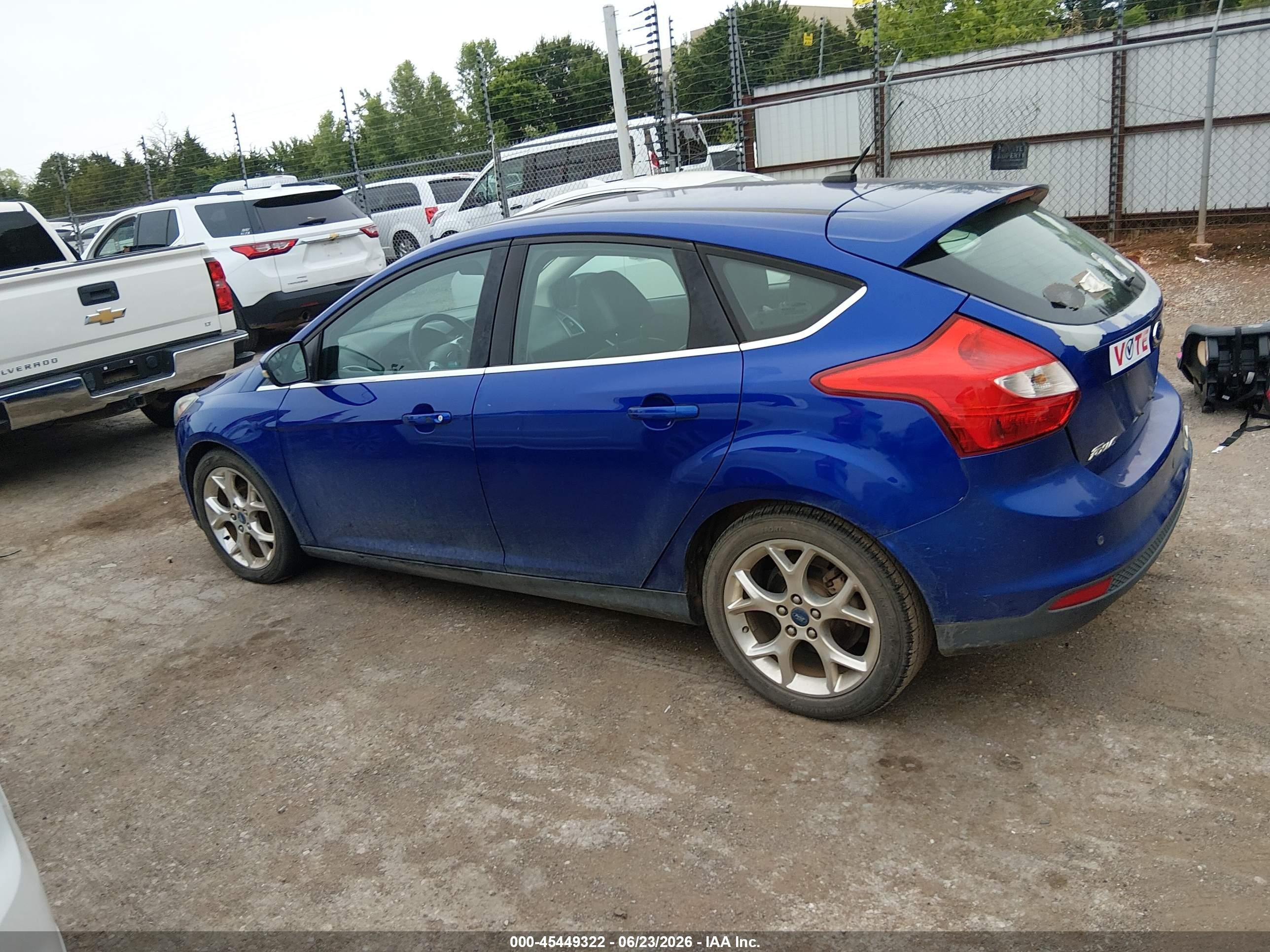 2013 Ford Focus Titanium Синий vin: 1FADP3N29DL131642