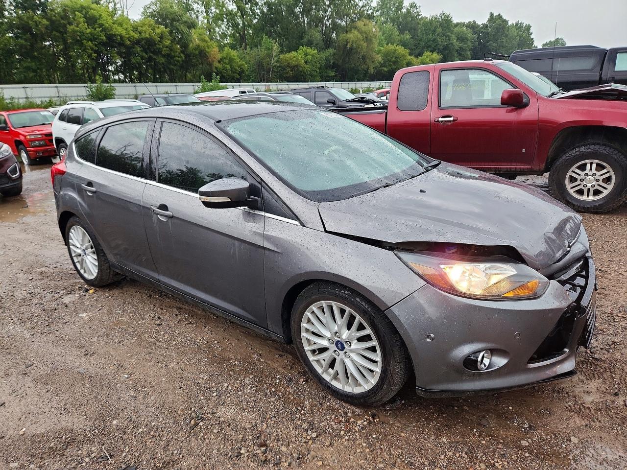 2013 Ford Focus Titanium Gray vin: 1FADP3N29DL191386