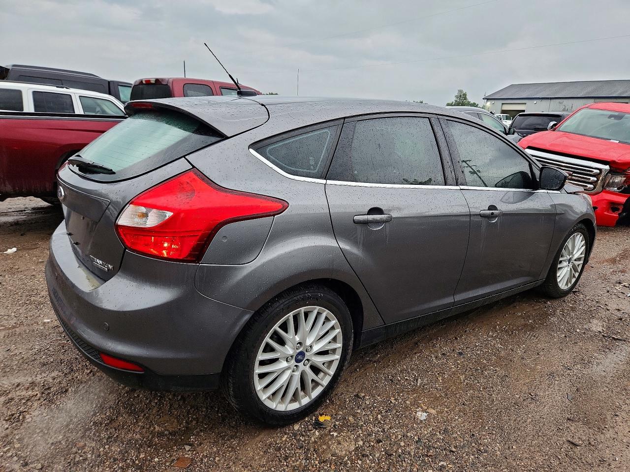 2013 Ford Focus Titanium Gray vin: 1FADP3N29DL191386