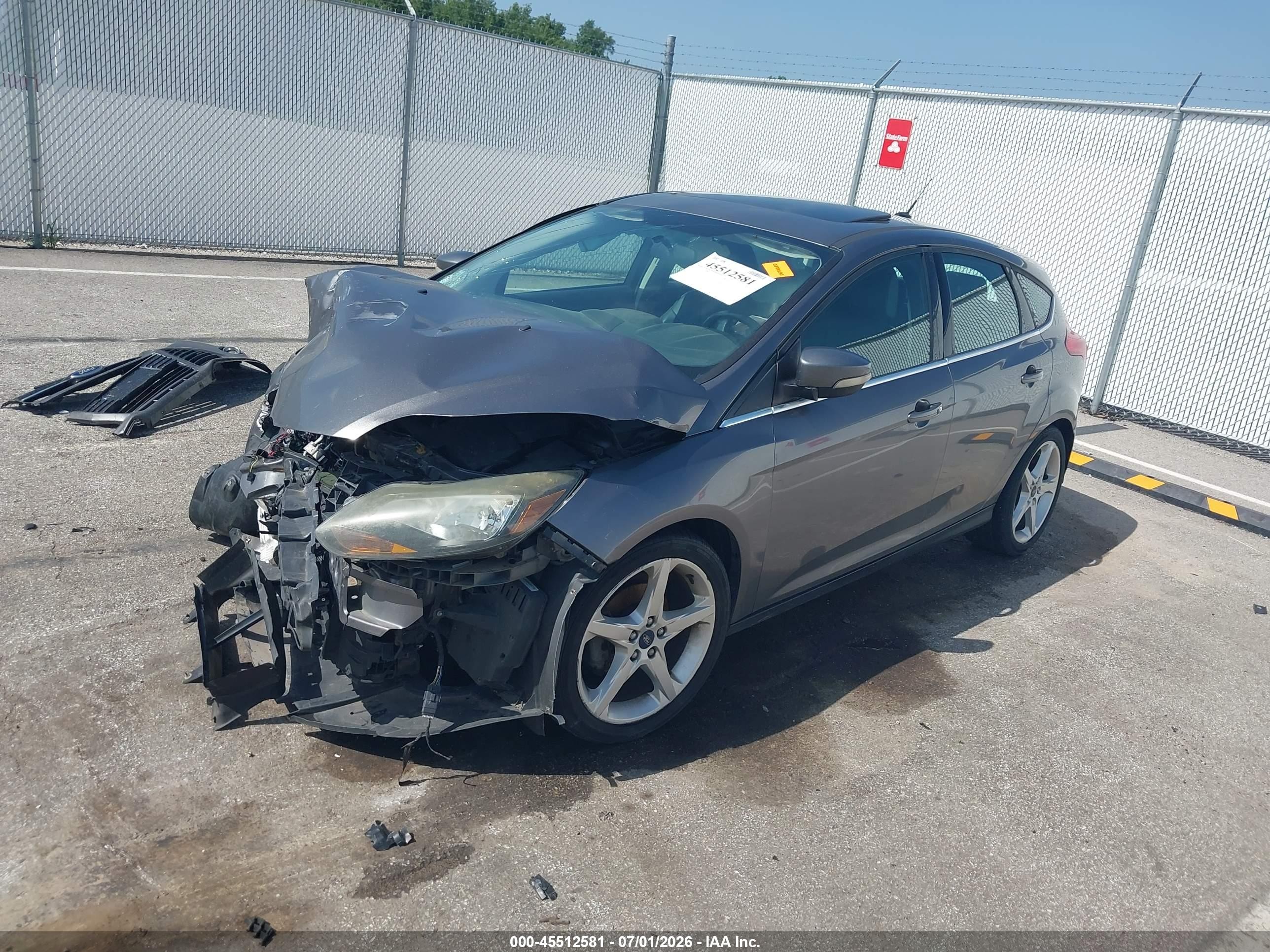 2013 Ford Focus Titanium Gray vin: 1FADP3N29DL380409