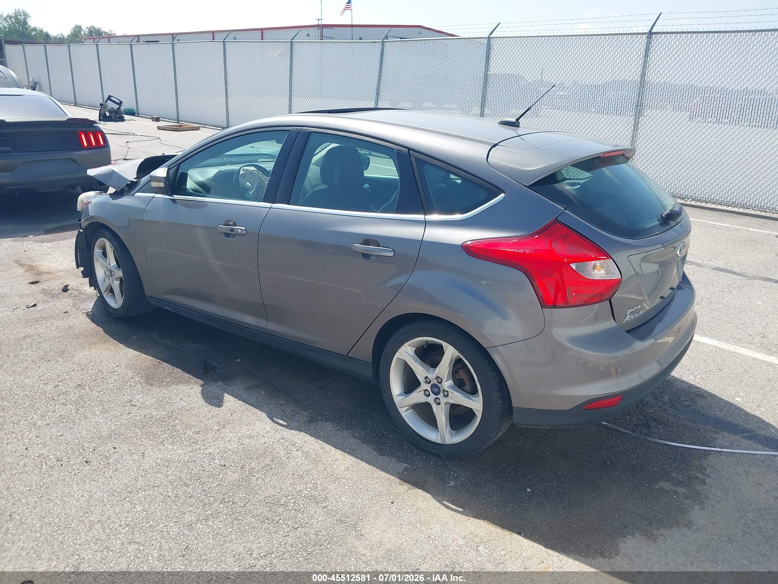 2013 Ford Focus Titanium Gray vin: 1FADP3N29DL380409