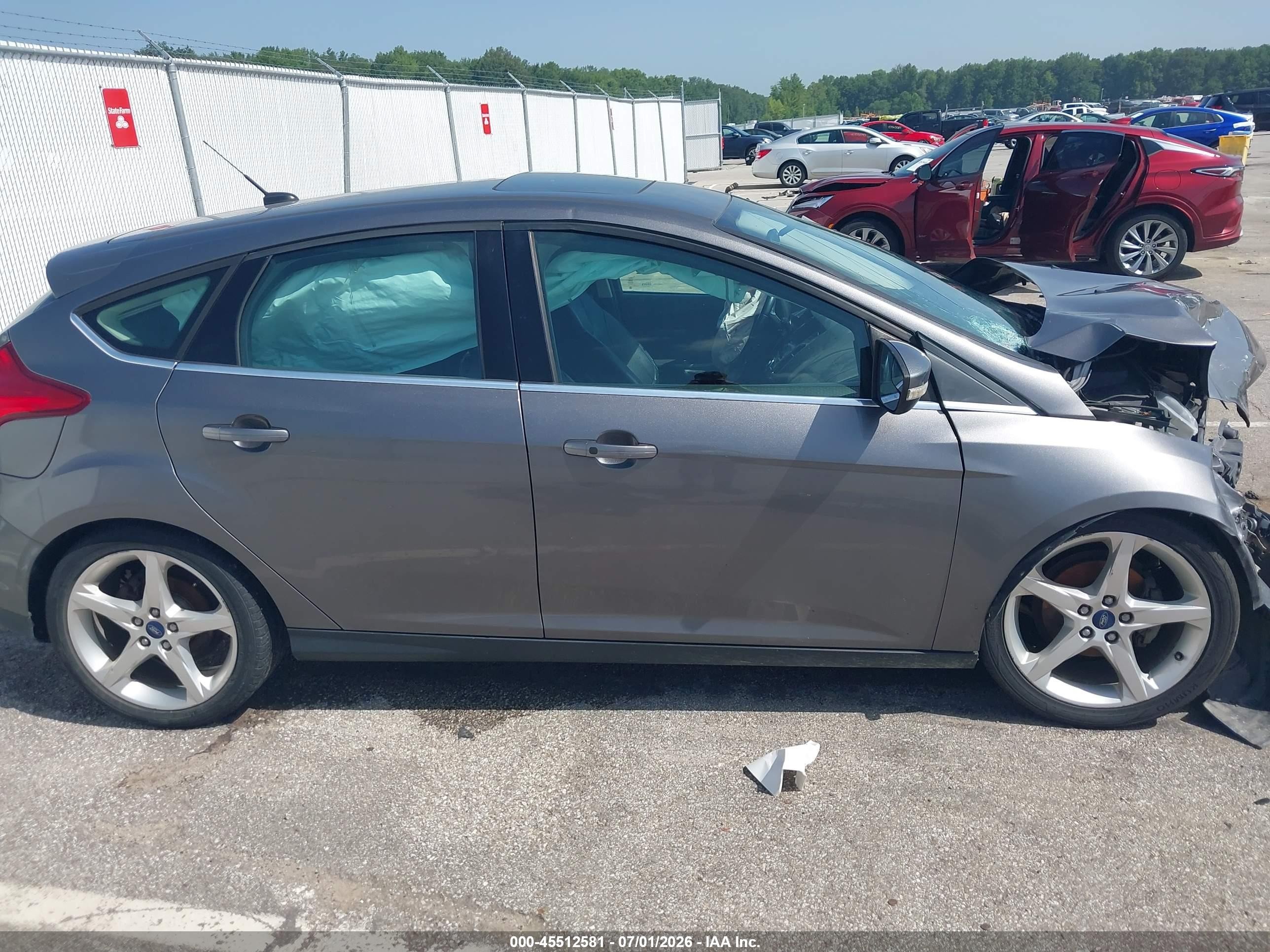 2013 Ford Focus Titanium Gray vin: 1FADP3N29DL380409
