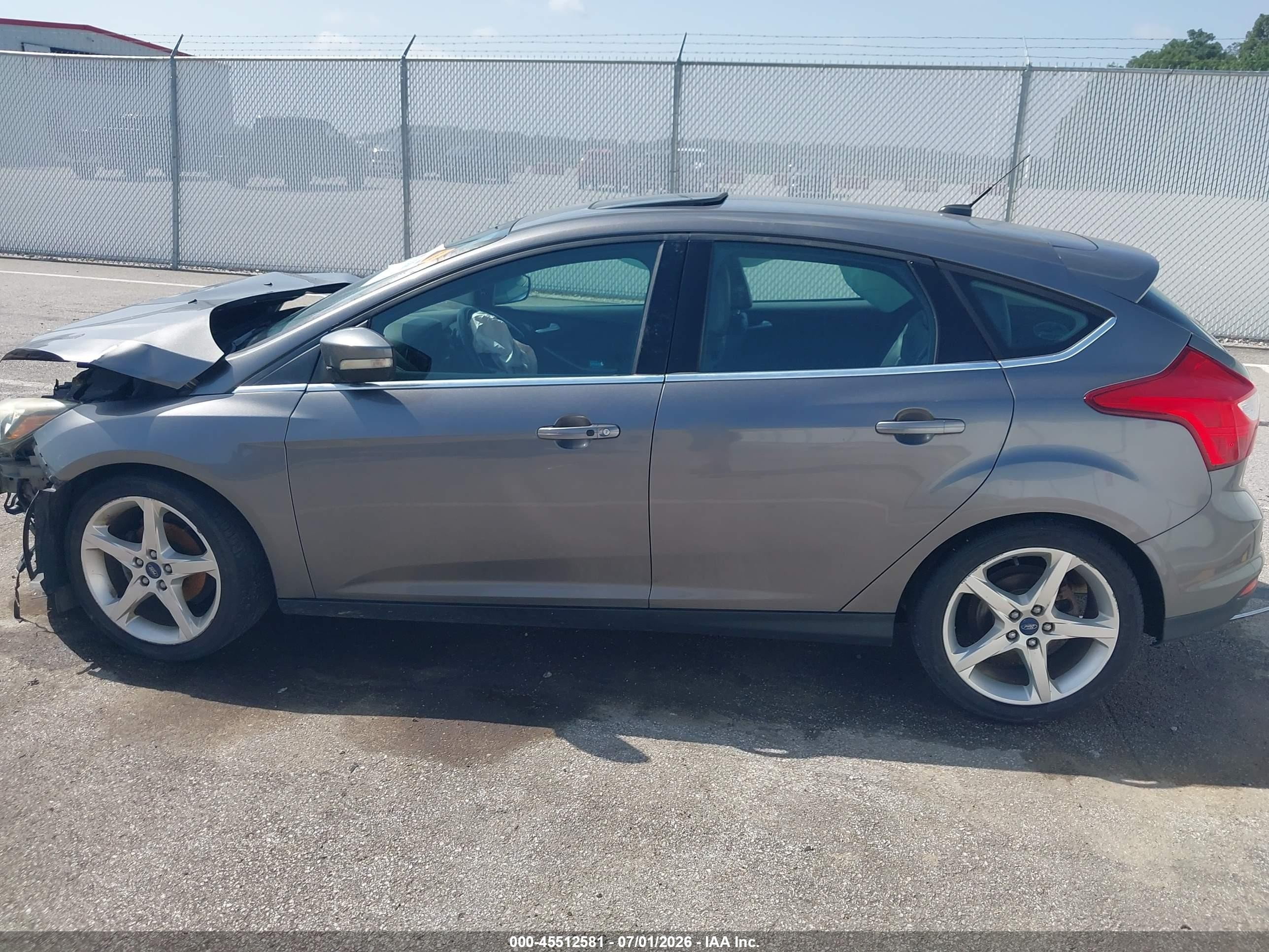 2013 Ford Focus Titanium Gray vin: 1FADP3N29DL380409