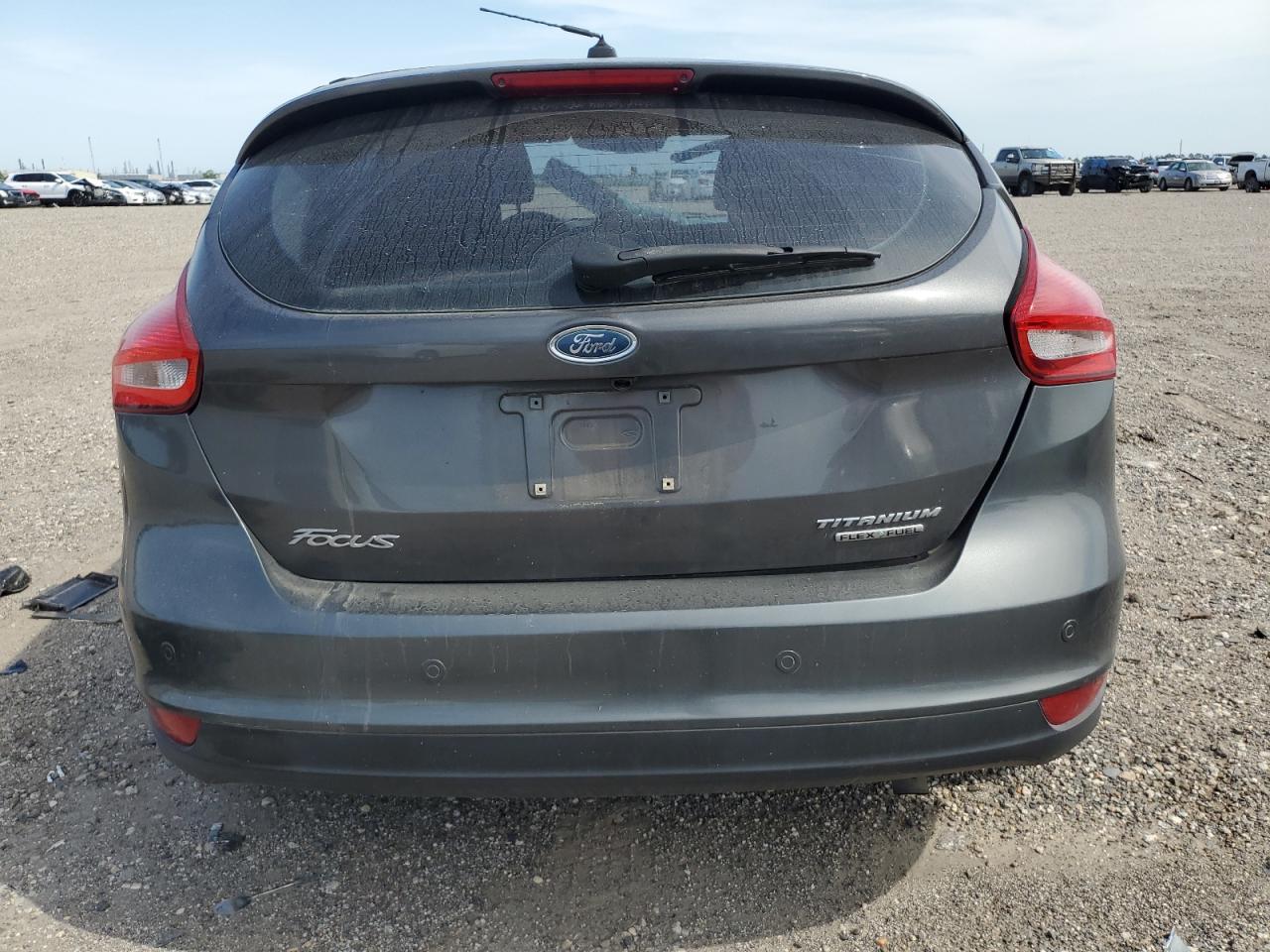 2015 Ford Focus Titanium Gray vin: 1FADP3N29FL247460