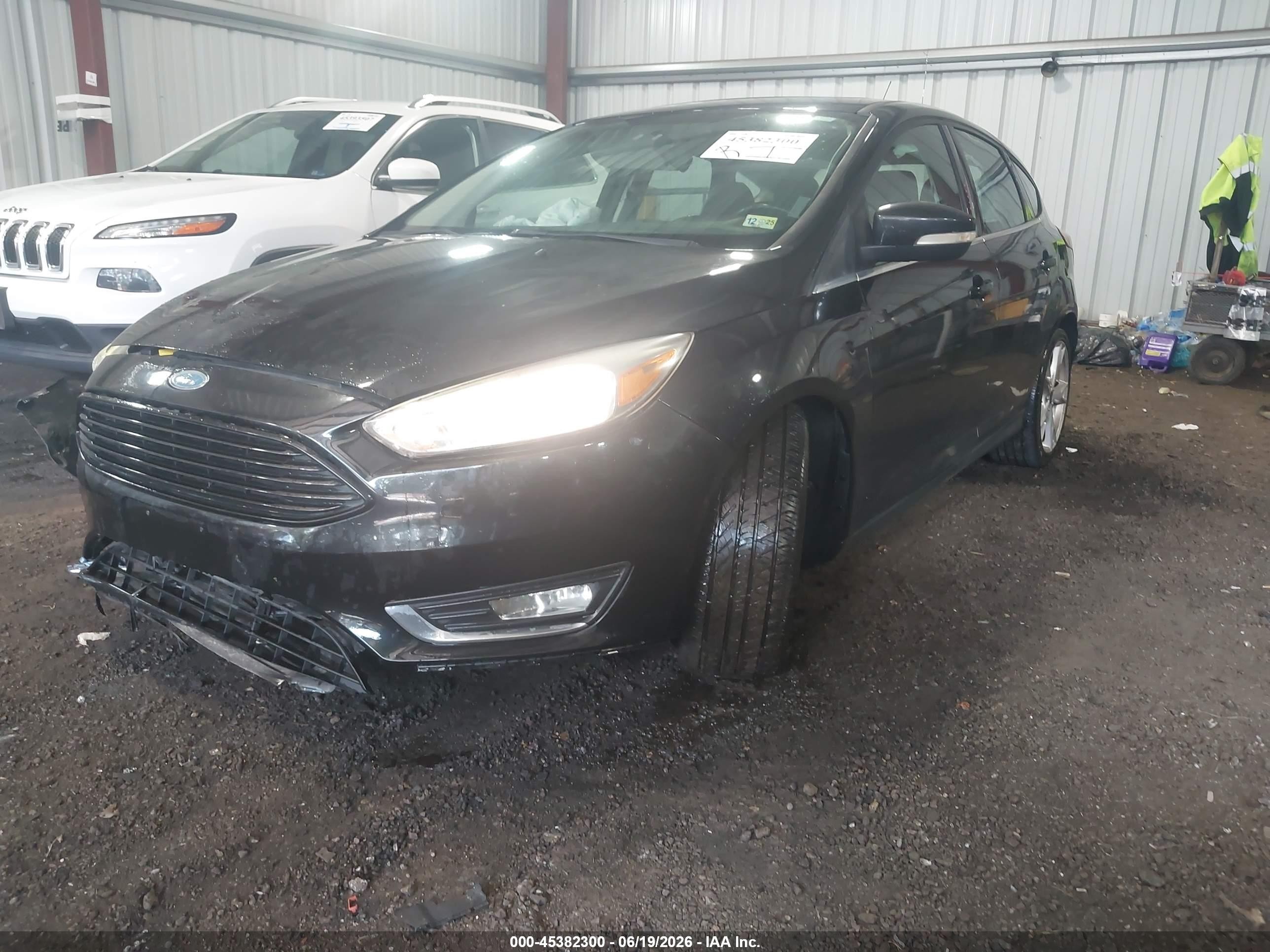 2015 Ford Focus Titanium Черный vin: 1FADP3N29FL304904