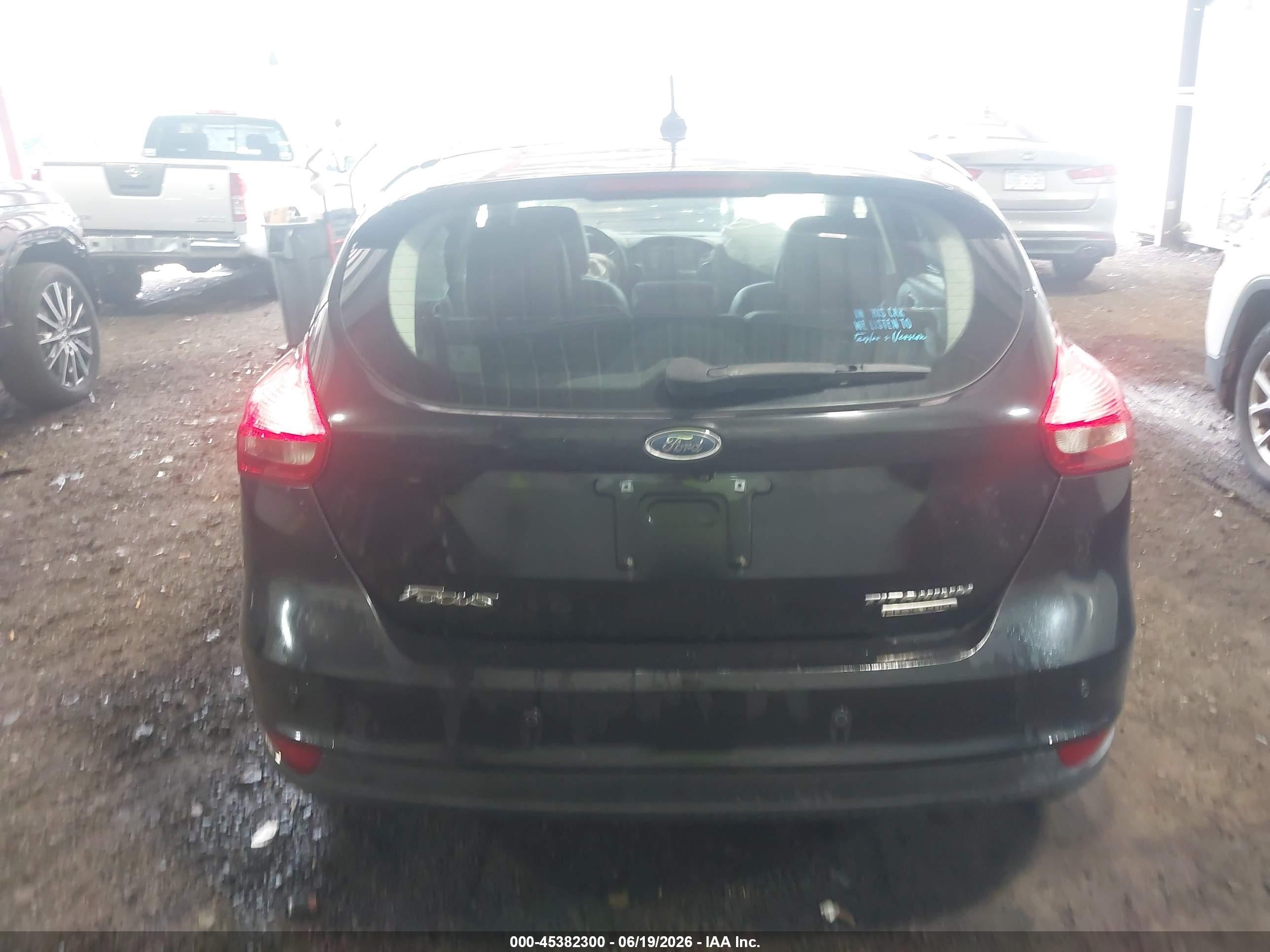 2015 Ford Focus Titanium Черный vin: 1FADP3N29FL304904
