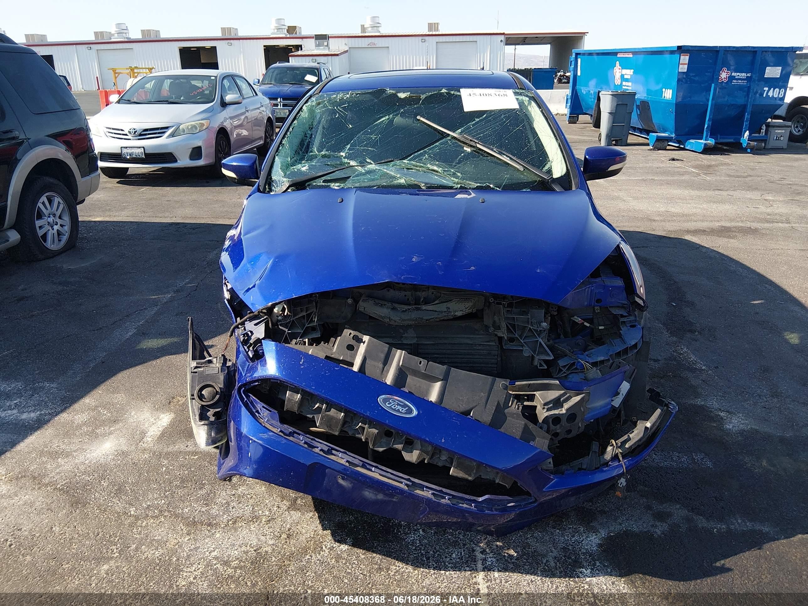 2015 Ford Focus Titanium Blue vin: 1FADP3N29FL341452