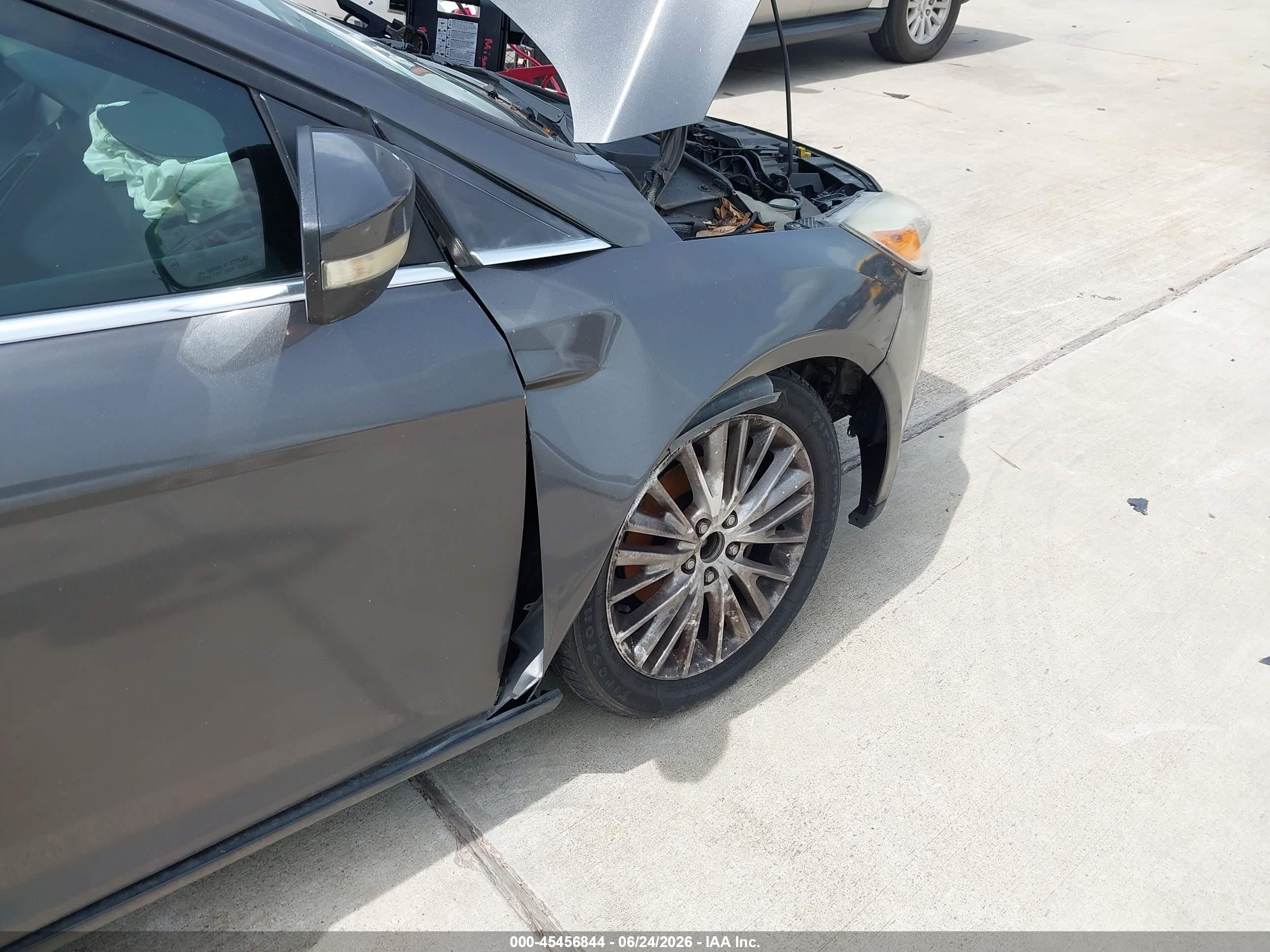 2015 Ford Focus Titanium Gray vin: 1FADP3N29FL387265