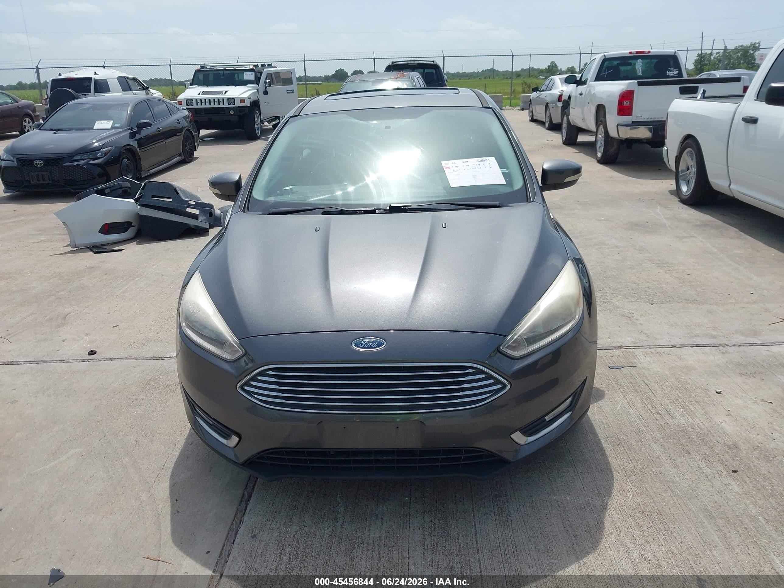 2015 Ford Focus Titanium Gray vin: 1FADP3N29FL387265