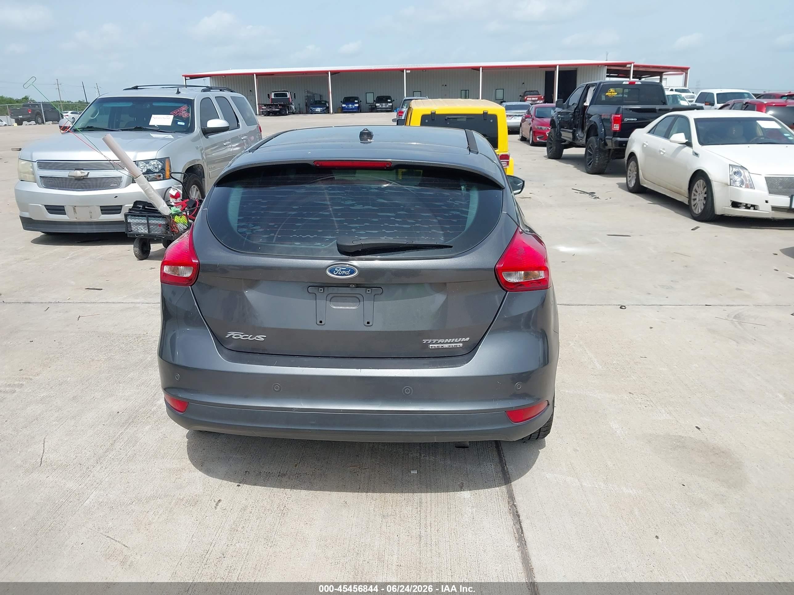 2015 Ford Focus Titanium Gray vin: 1FADP3N29FL387265