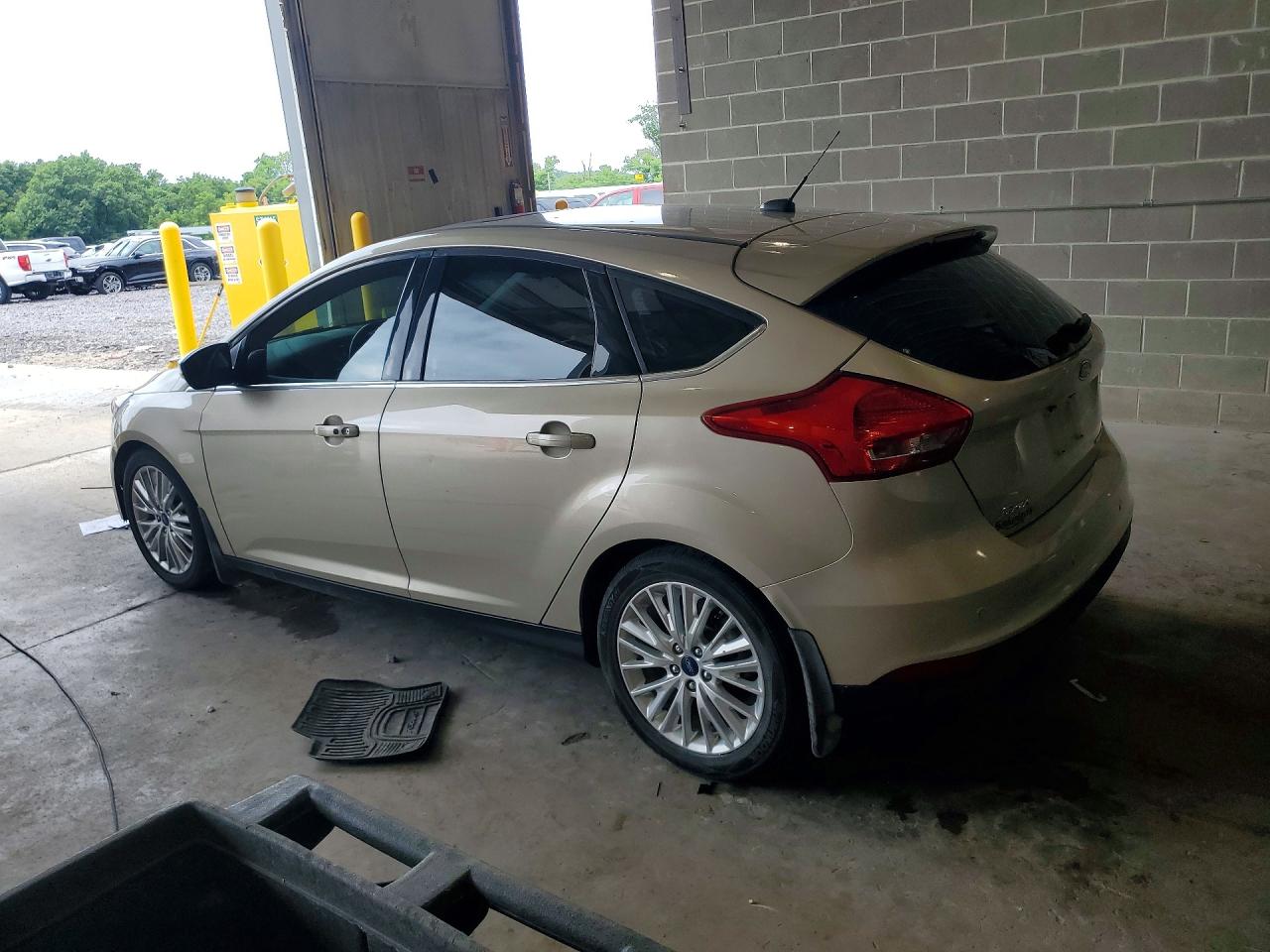 2017 Ford Focus Tan vin: 1FADP3N29HL262978