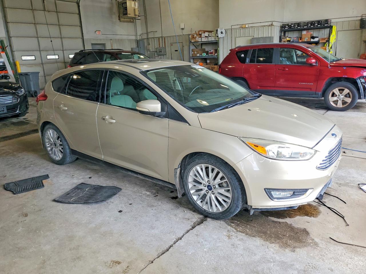 2017 Ford Focus Tan vin: 1FADP3N29HL262978