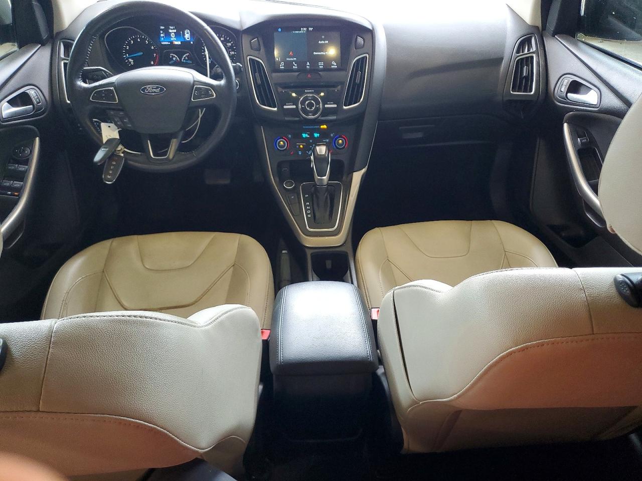 2017 Ford Focus Tan vin: 1FADP3N29HL262978