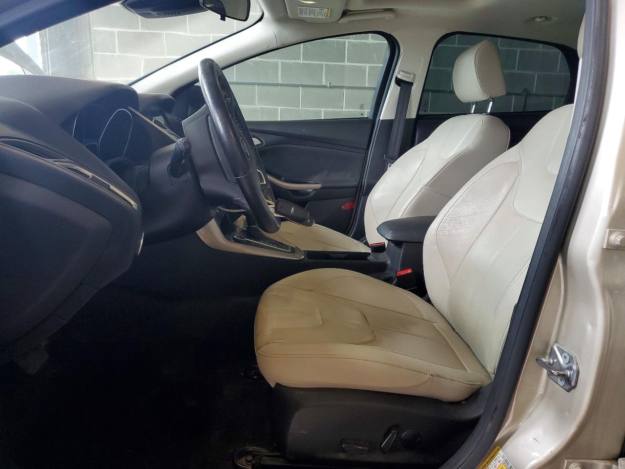 2017 Ford Focus Tan vin: 1FADP3N29HL262978