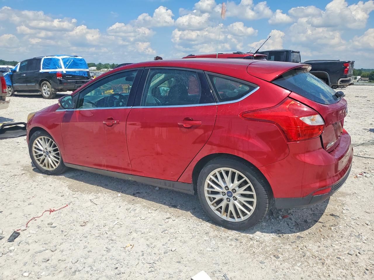 2013 Ford Focus Titanium Burgundy vin: 1FADP3N2XDL137210