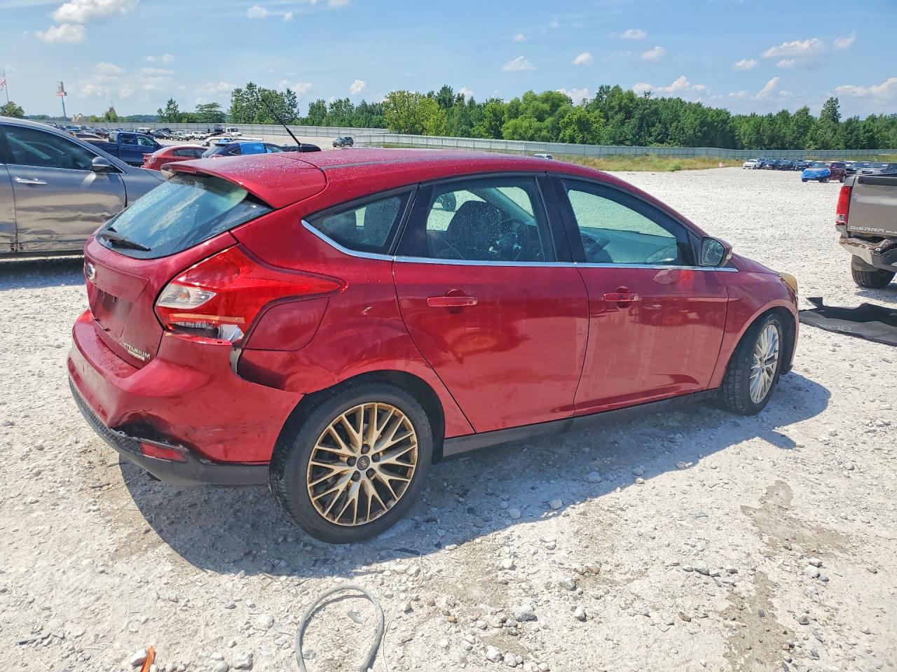2013 Ford Focus Titanium Burgundy vin: 1FADP3N2XDL137210