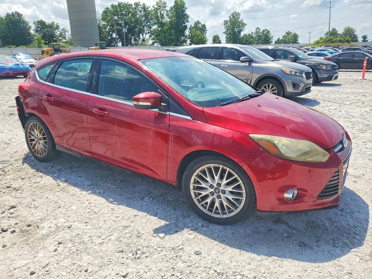 2013 Ford Focus Titanium Burgundy vin: 1FADP3N2XDL137210