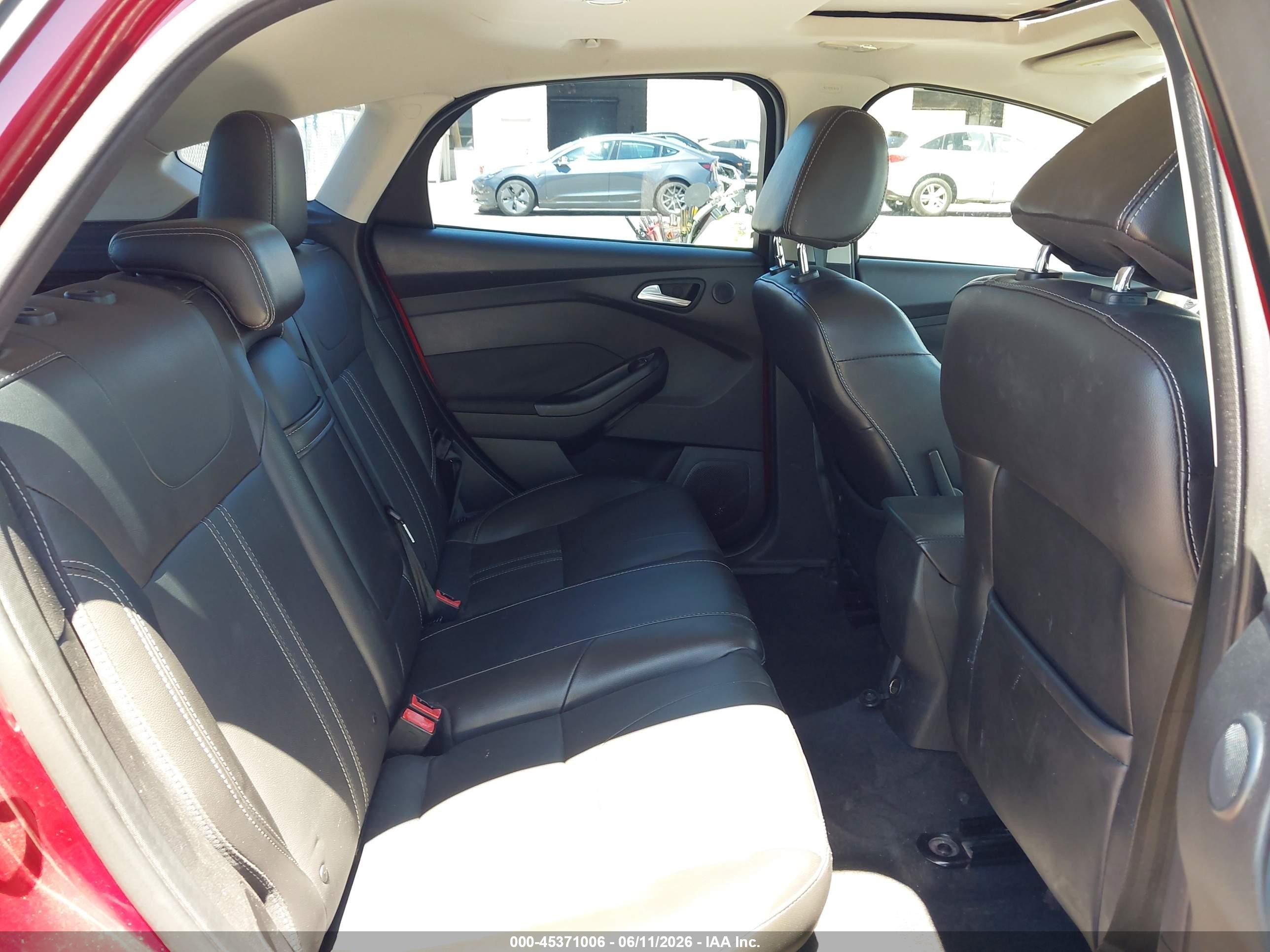2013 Ford Focus Titanium Red vin: 1FADP3N2XDL178064