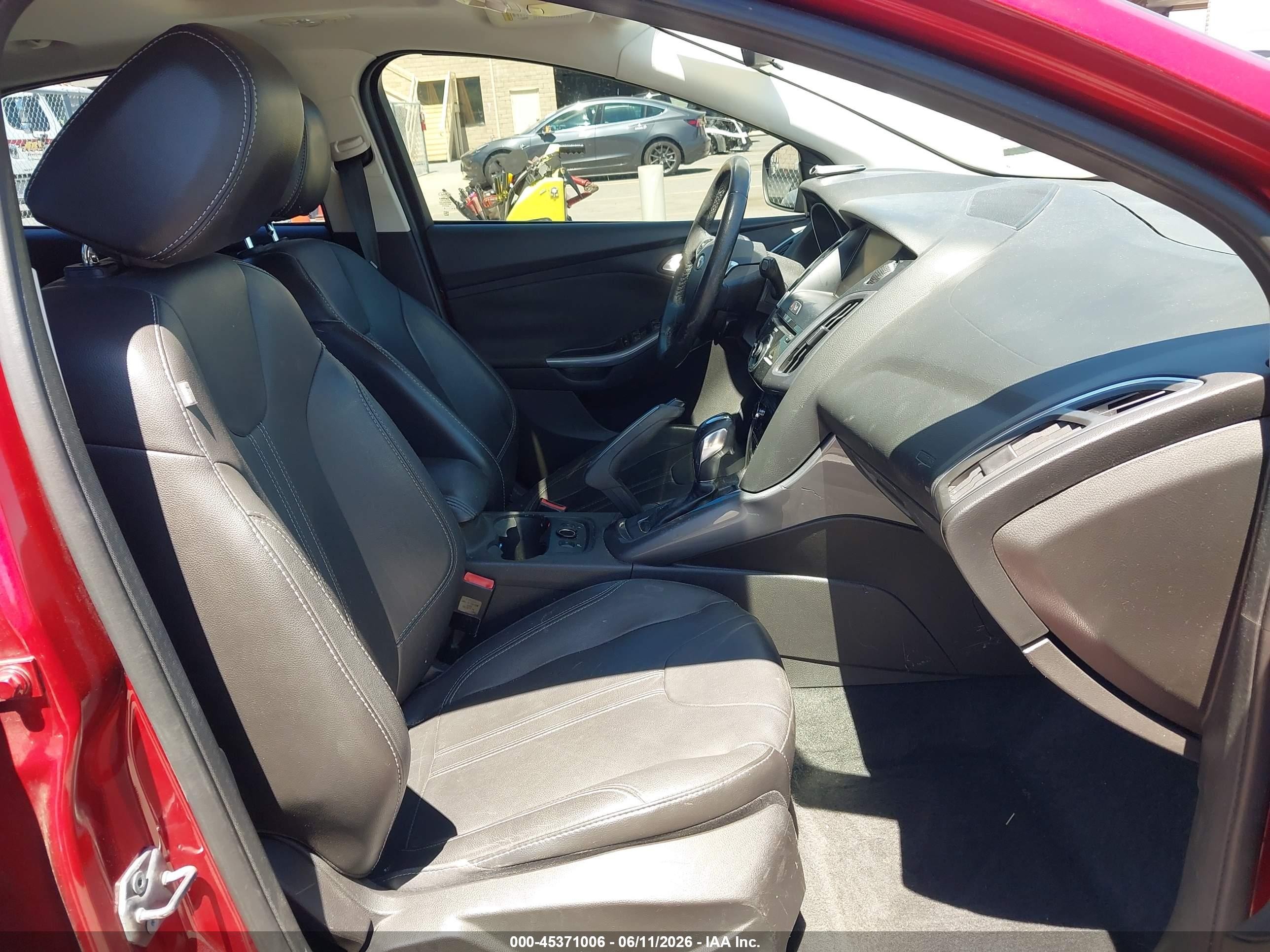 2013 Ford Focus Titanium Red vin: 1FADP3N2XDL178064