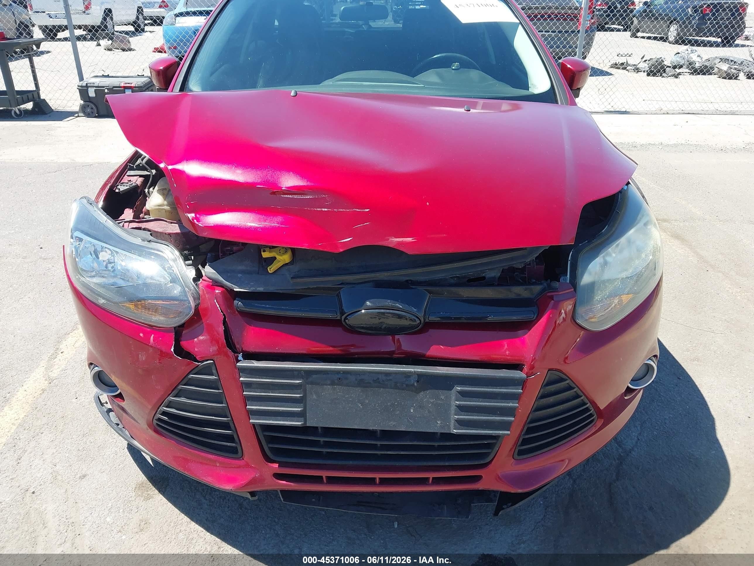 2013 Ford Focus Titanium Red vin: 1FADP3N2XDL178064