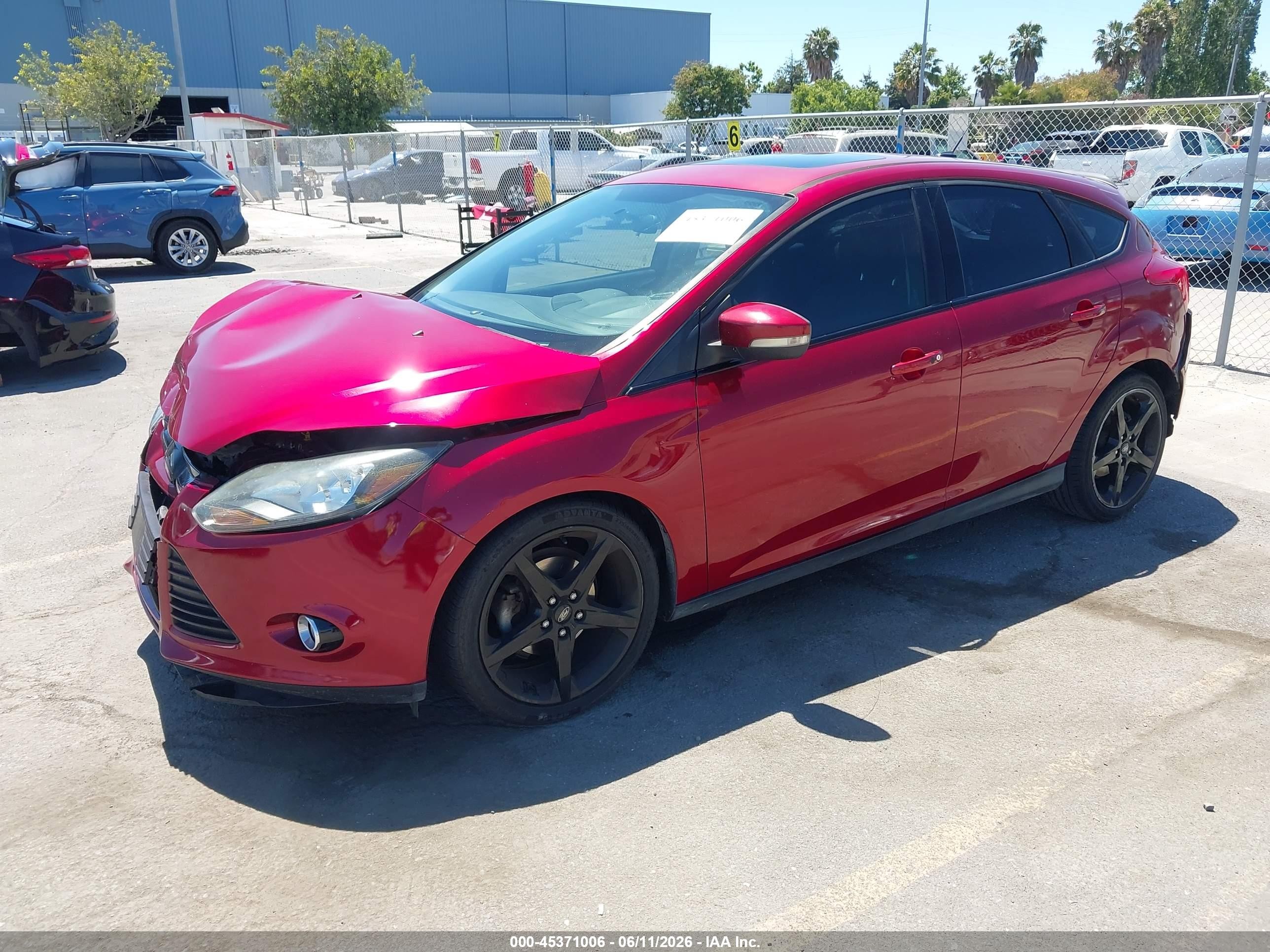 2013 Ford Focus Titanium Red vin: 1FADP3N2XDL178064
