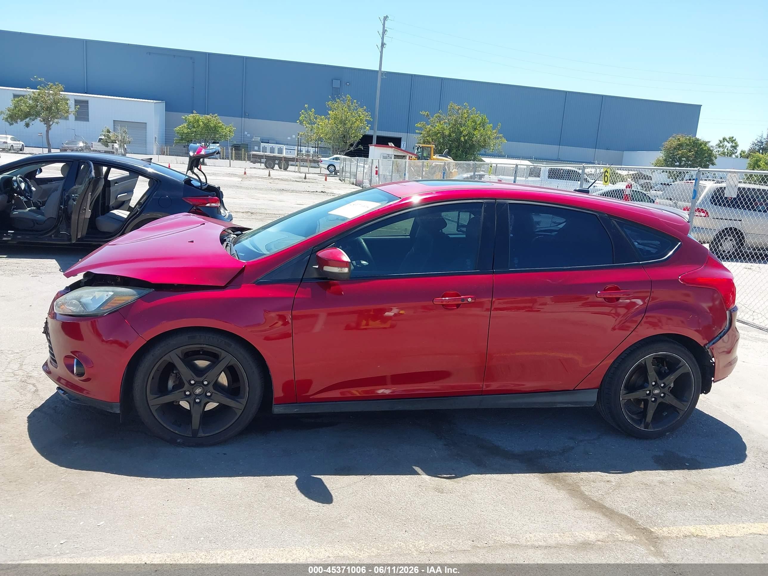 2013 Ford Focus Titanium Red vin: 1FADP3N2XDL178064