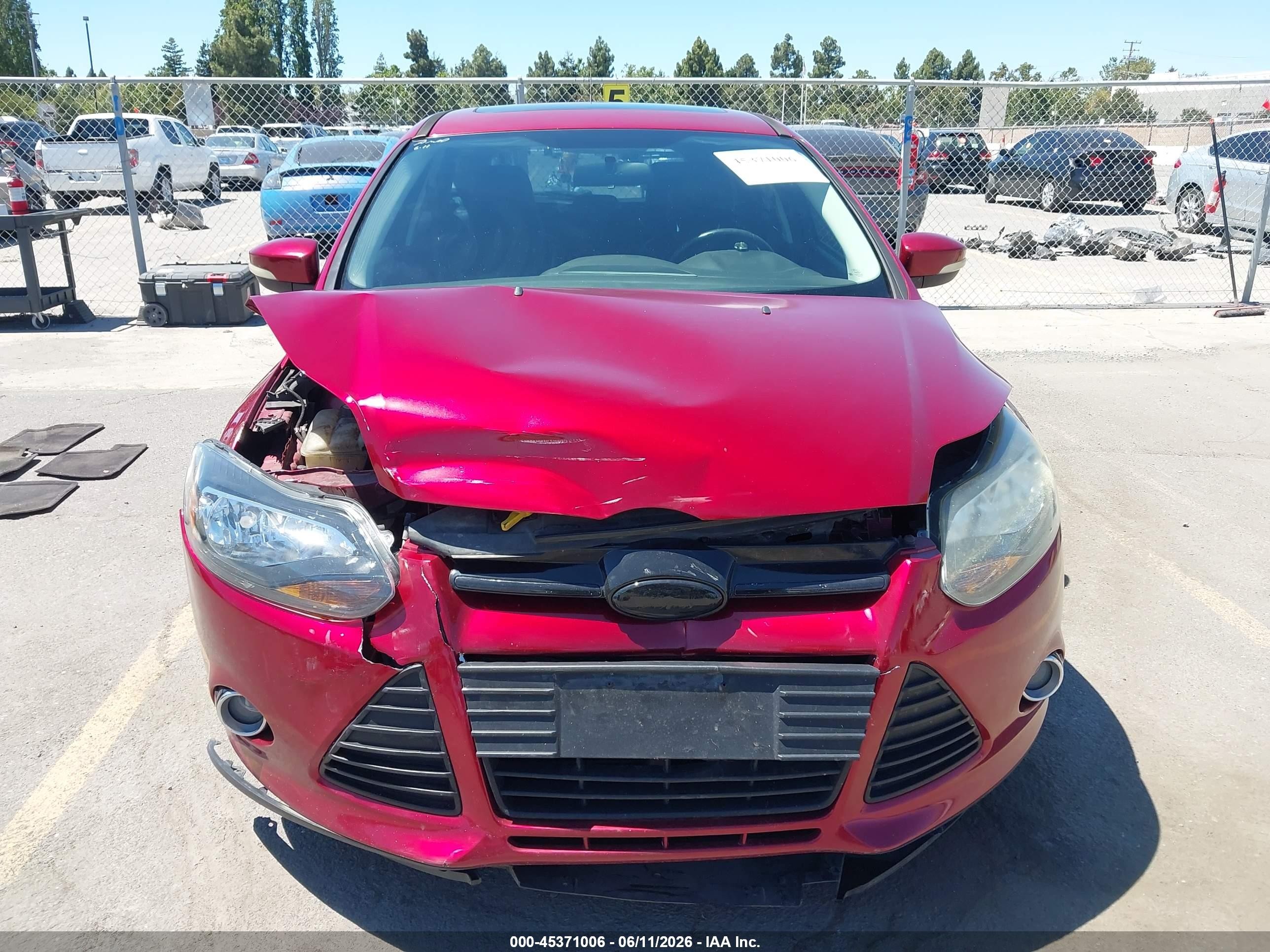 2013 Ford Focus Titanium Red vin: 1FADP3N2XDL178064