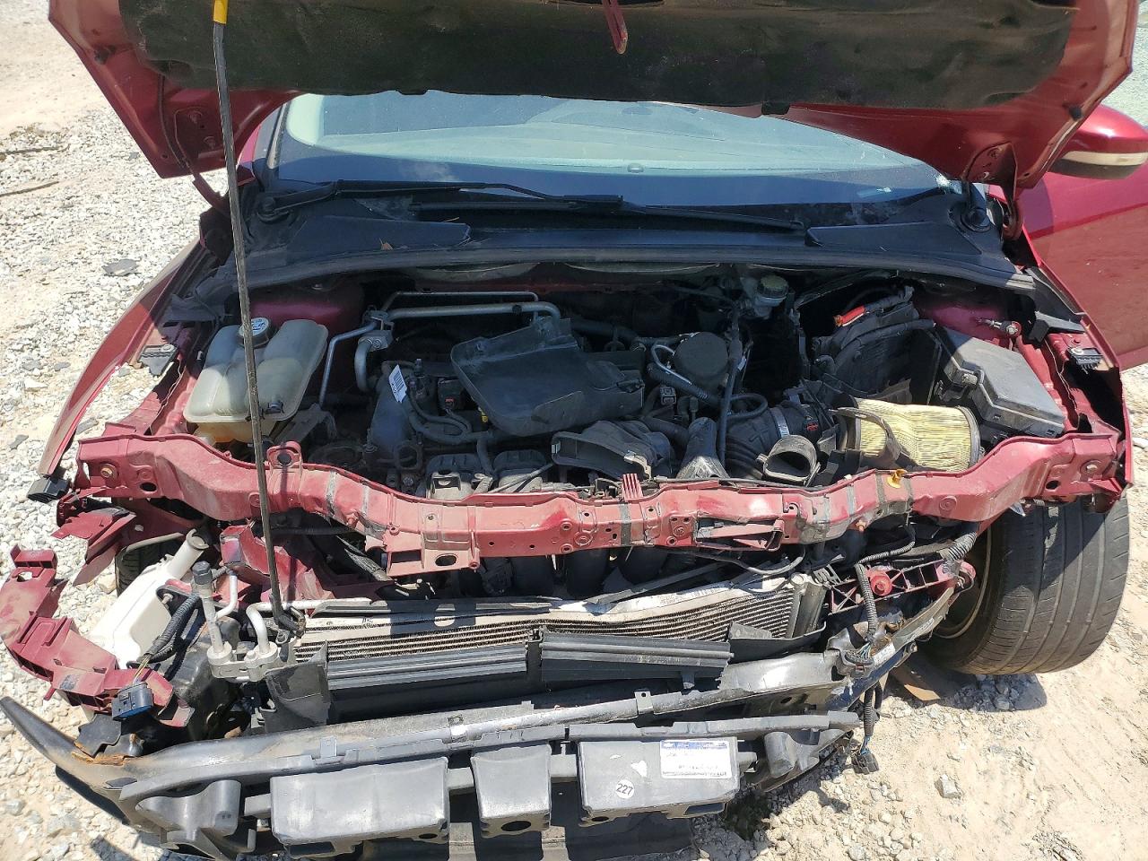 2013 Ford Focus Titanium Burgundy vin: 1FADP3N2XDL217851