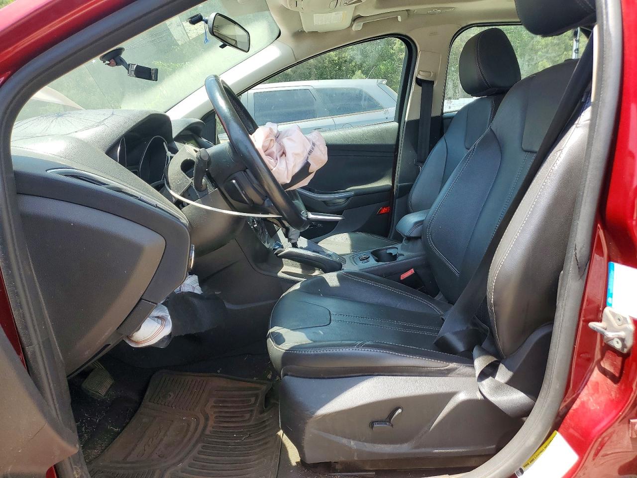 2013 Ford Focus Titanium Burgundy vin: 1FADP3N2XDL217851