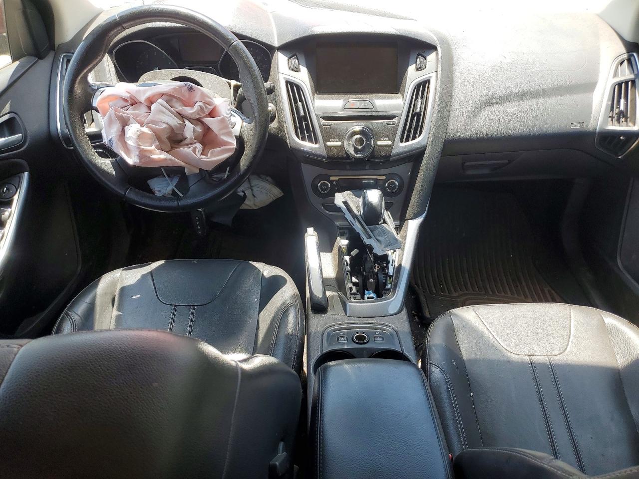 2013 Ford Focus Titanium Burgundy vin: 1FADP3N2XDL217851