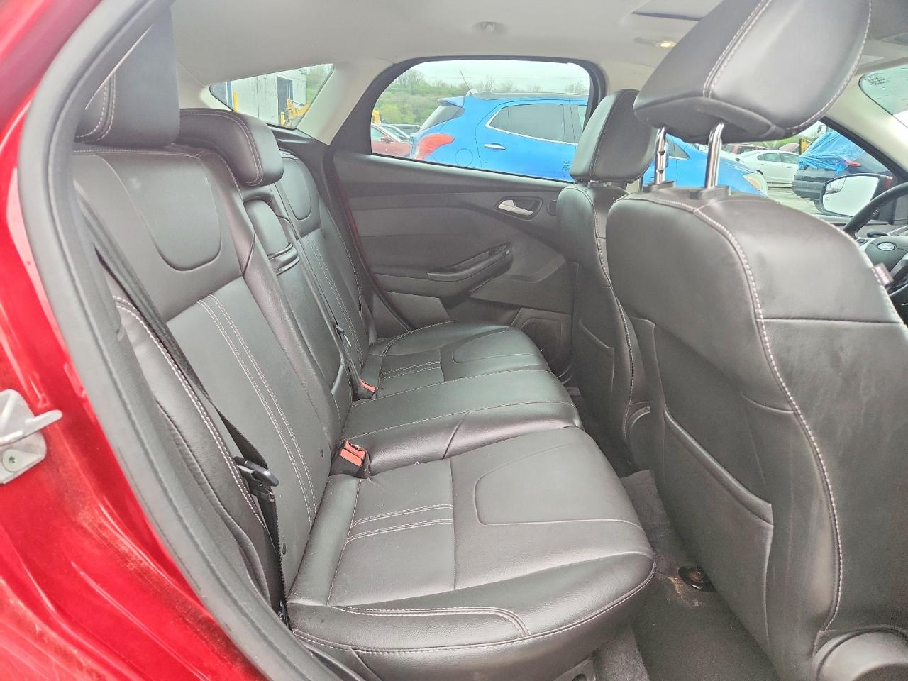 2013 Ford Focus Titanium Red vin: 1FADP3N2XDL360413