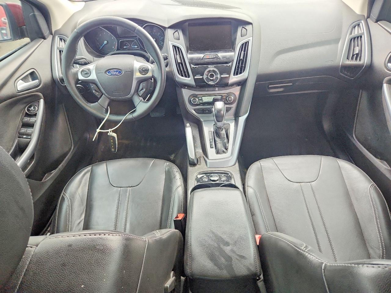 2013 Ford Focus Titanium Red vin: 1FADP3N2XDL360413
