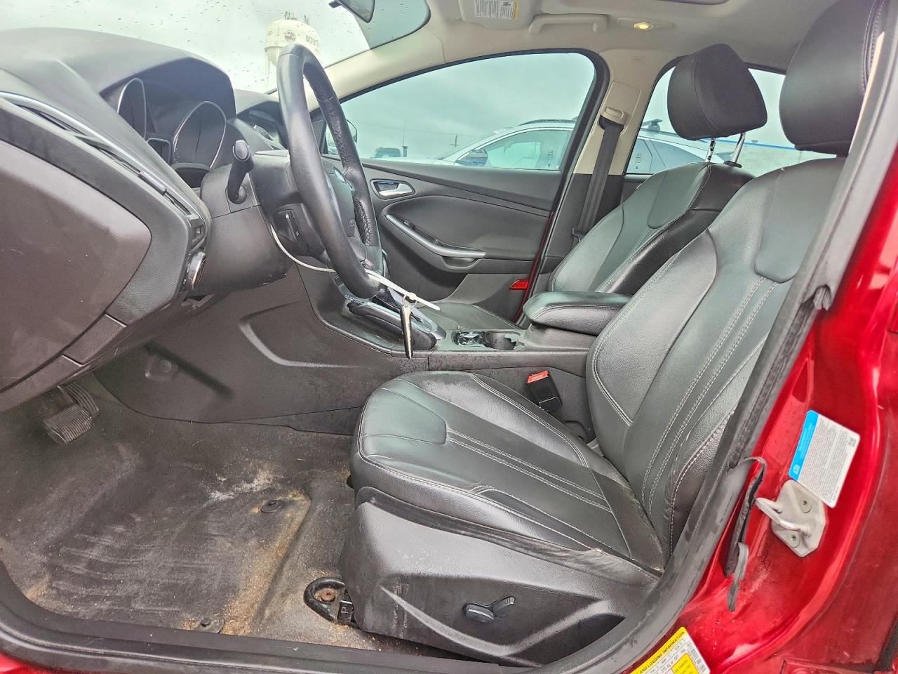 2013 Ford Focus Titanium Red vin: 1FADP3N2XDL360413