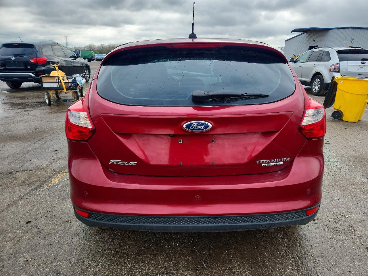 2013 Ford Focus Titanium Red vin: 1FADP3N2XDL360413