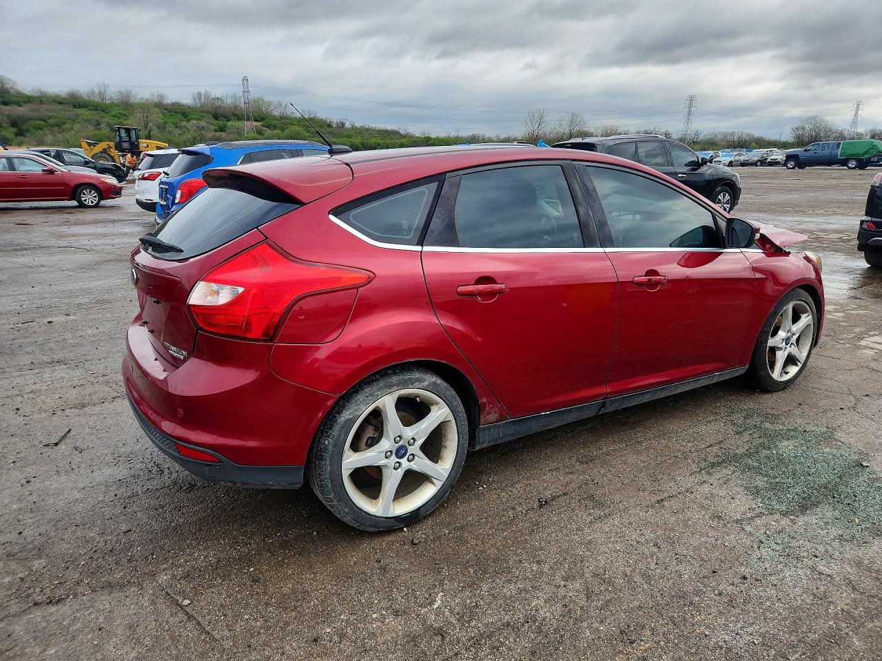2013 Ford Focus Titanium Red vin: 1FADP3N2XDL360413