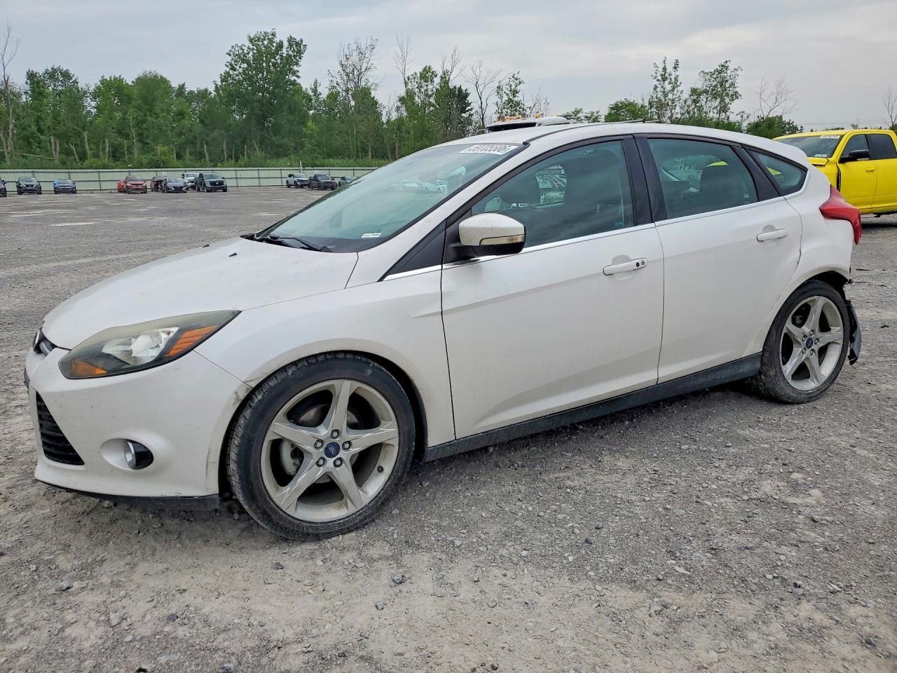 2014 Ford Focus Titanium White vin: 1FADP3N2XEL111725