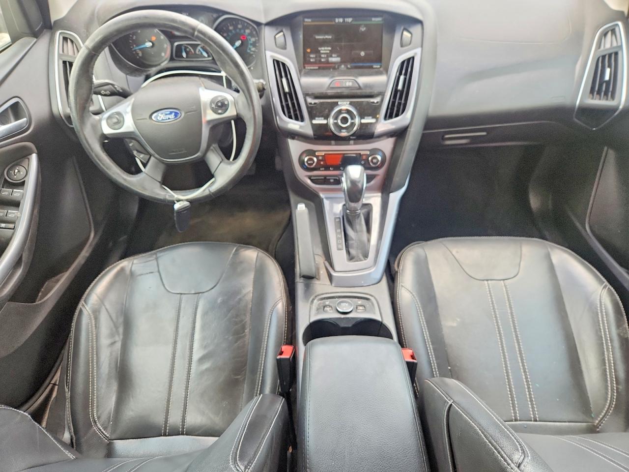 2014 Ford Focus Titanium White vin: 1FADP3N2XEL348697