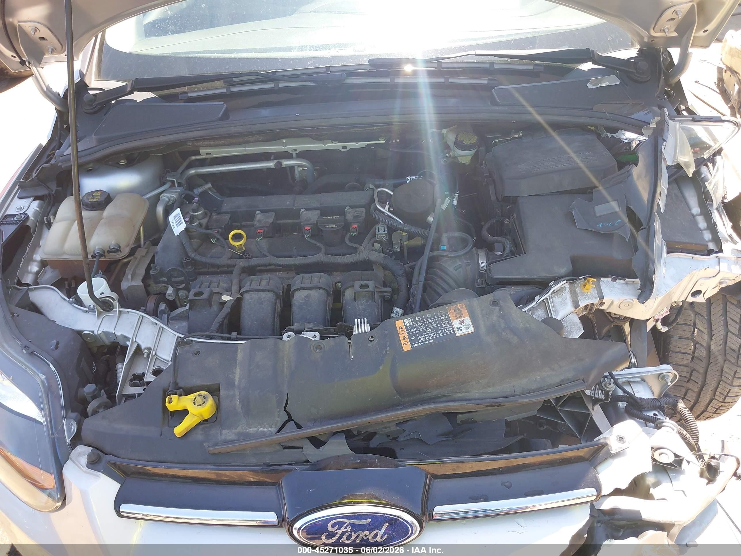 2014 Ford Focus Titanium Silver vin: 1FADP3N2XEL377889