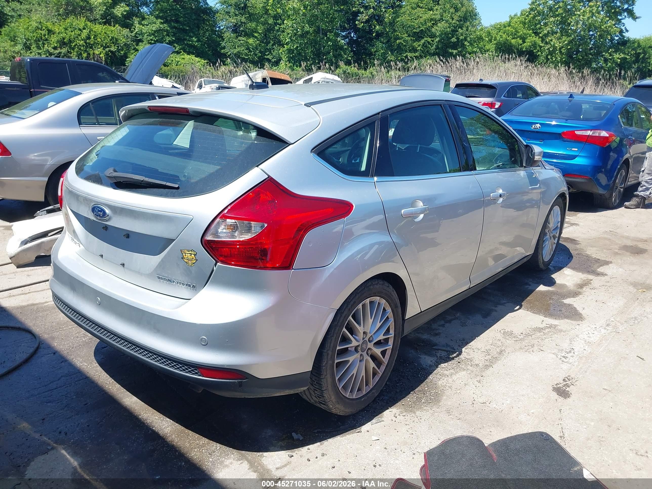 2014 Ford Focus Titanium Silver vin: 1FADP3N2XEL377889